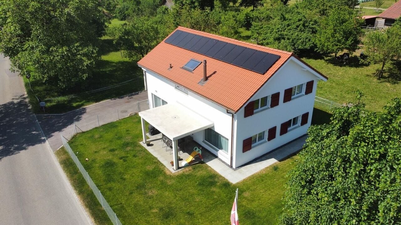 À vendre charmante maison familiale de 6.5 pièces à Cornol - photo 1