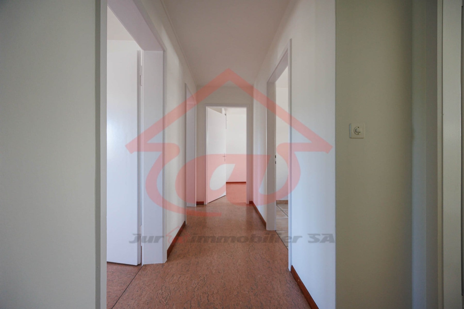 Appartement de 3 pièces au rez-de-chaussée - photo 3