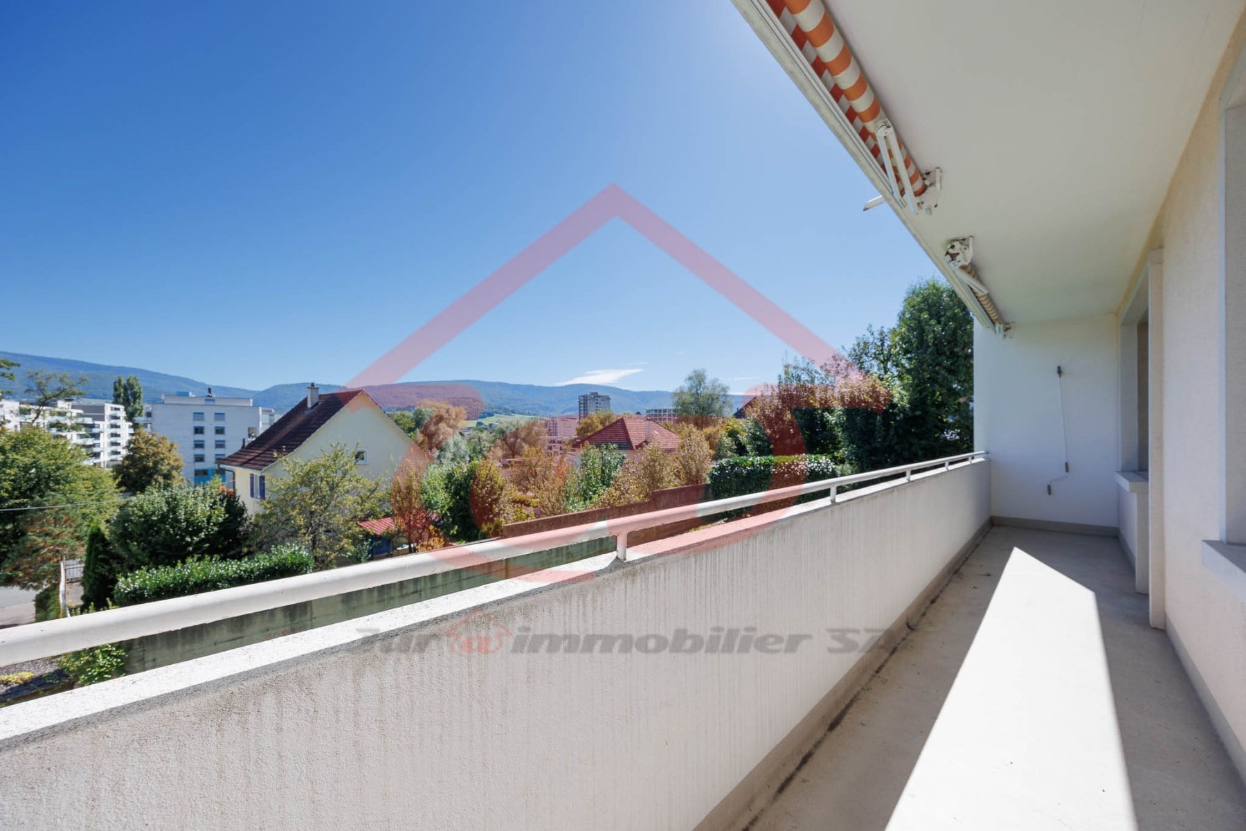 Appartement de 3 pièces au rez-de-chaussée - photo 1