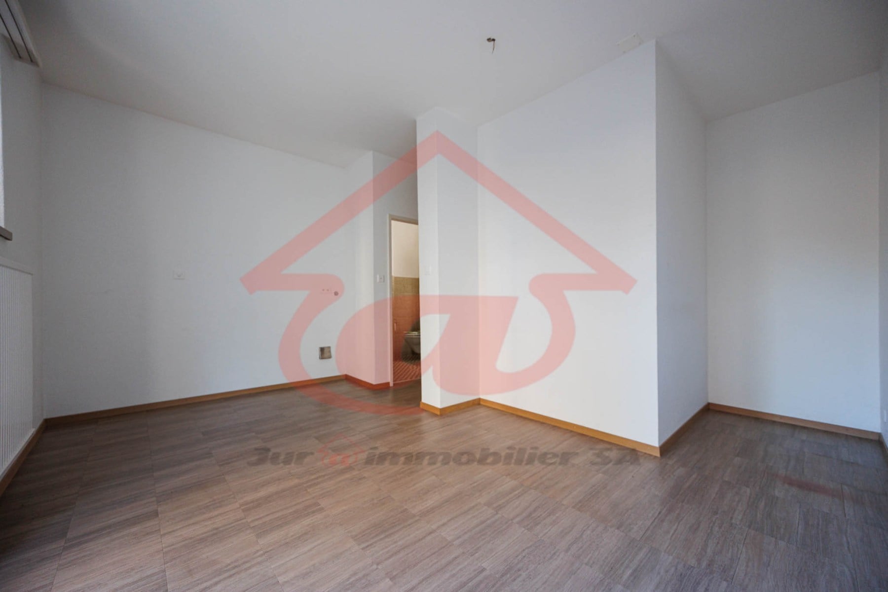 Bureau de 1 pièce au 1er étage - photo 1