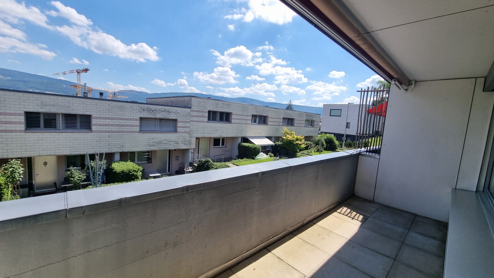 Maison en rangée de 4 pièces en duplex avec petit espace vert - photo 3