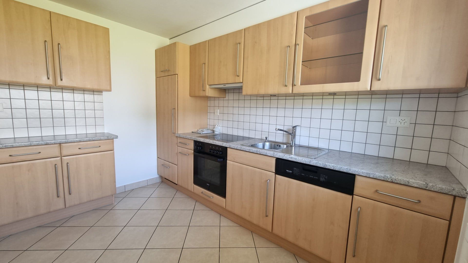 Maison en rangée de 4 pièces en duplex avec petit espace vert - photo 2