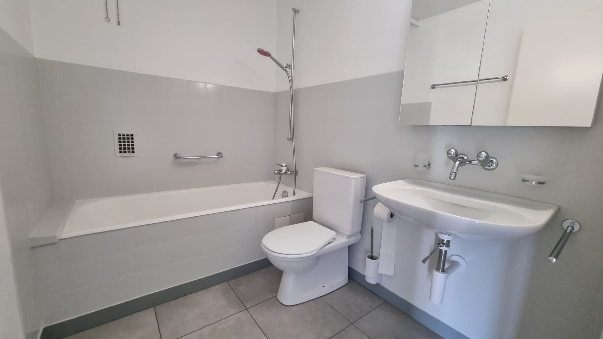 Maison en rangée de 4 pièces en duplex avec petit espace vert - photo 4