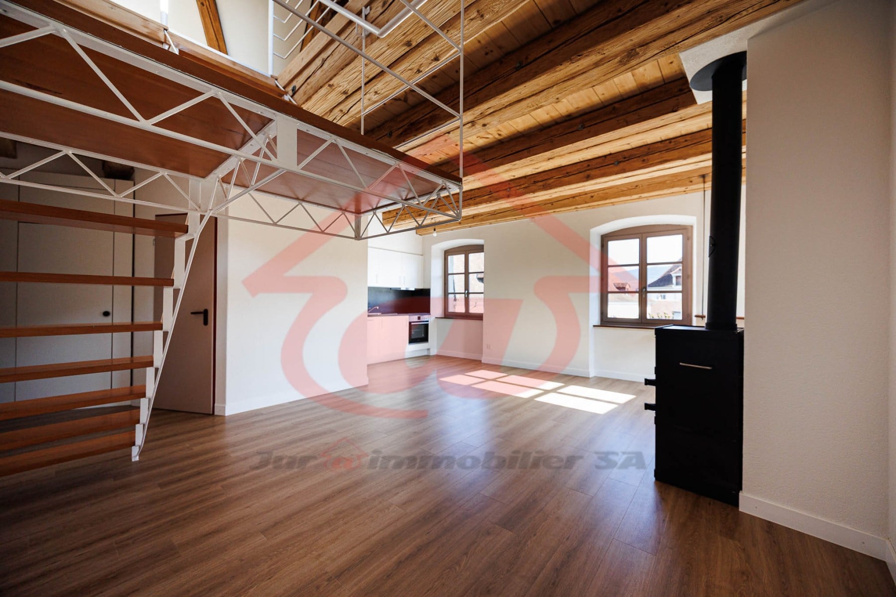 Attique de 2 pièces en duplex rénové - photo 3