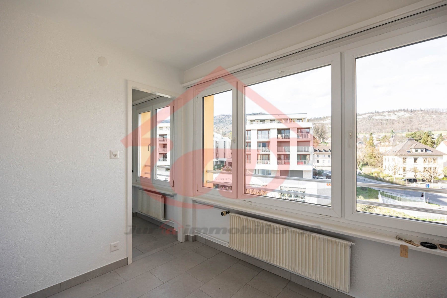 Appartement entièrement rénové de 3.5 pièces à Delémont - photo 5