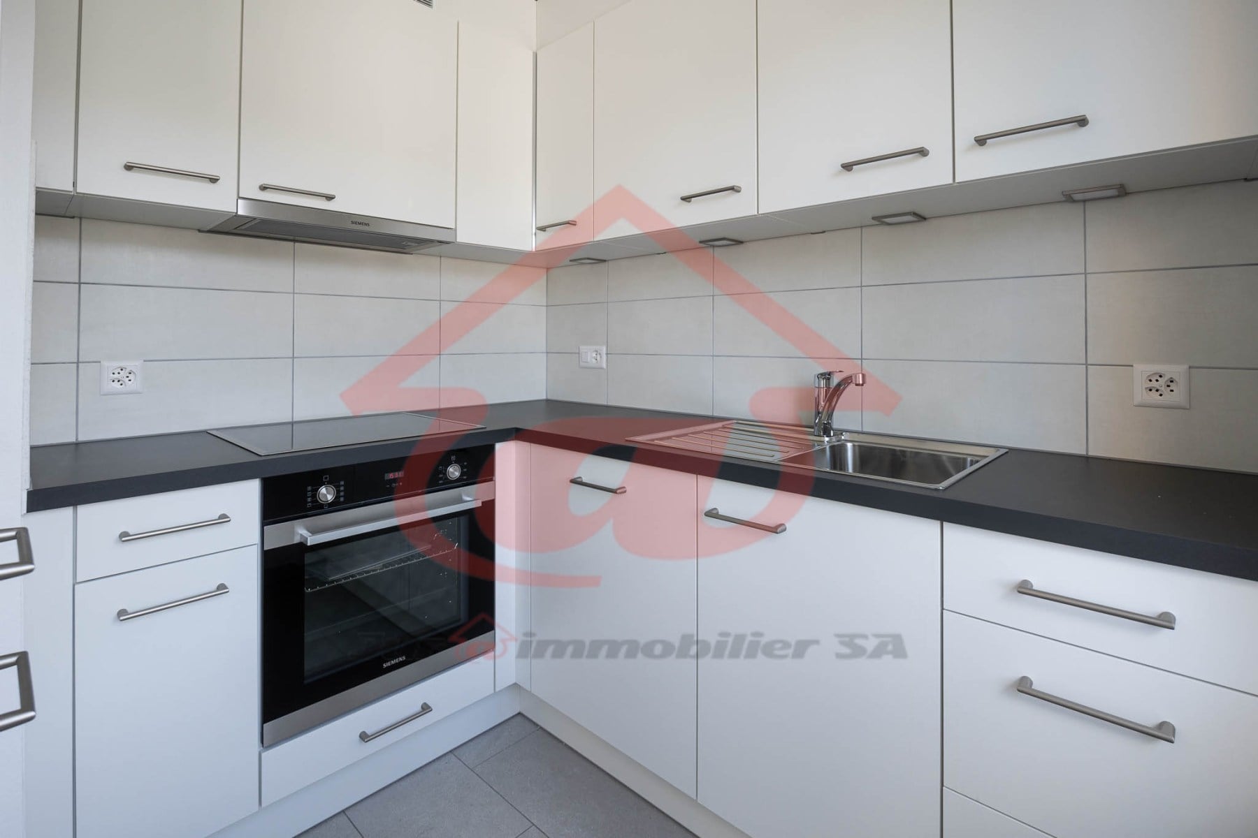 Appartement entièrement rénové de 3.5 pièces à Delémont - photo 1