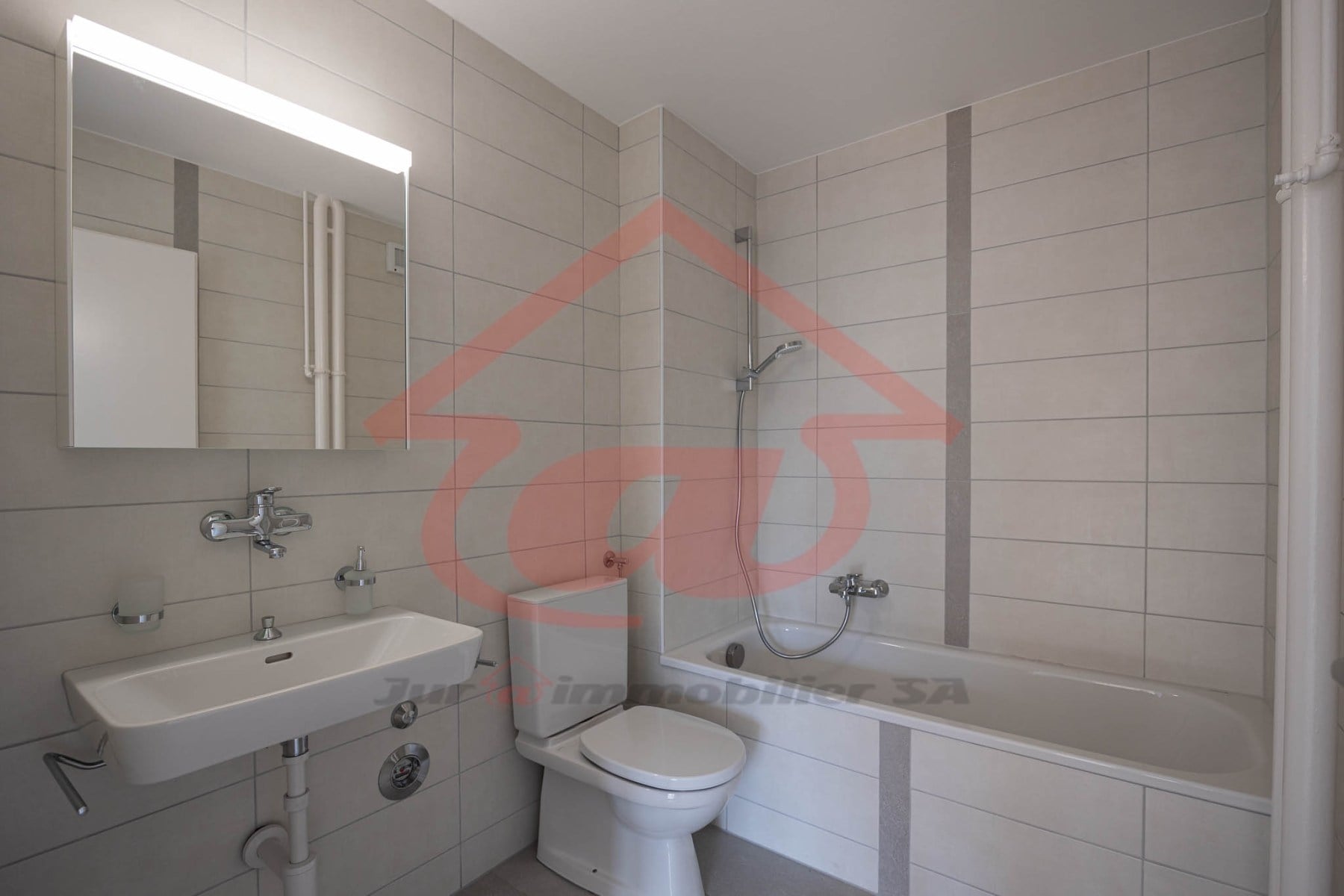 Appartement entièrement rénové de 3.5 pièces à Delémont - photo 4
