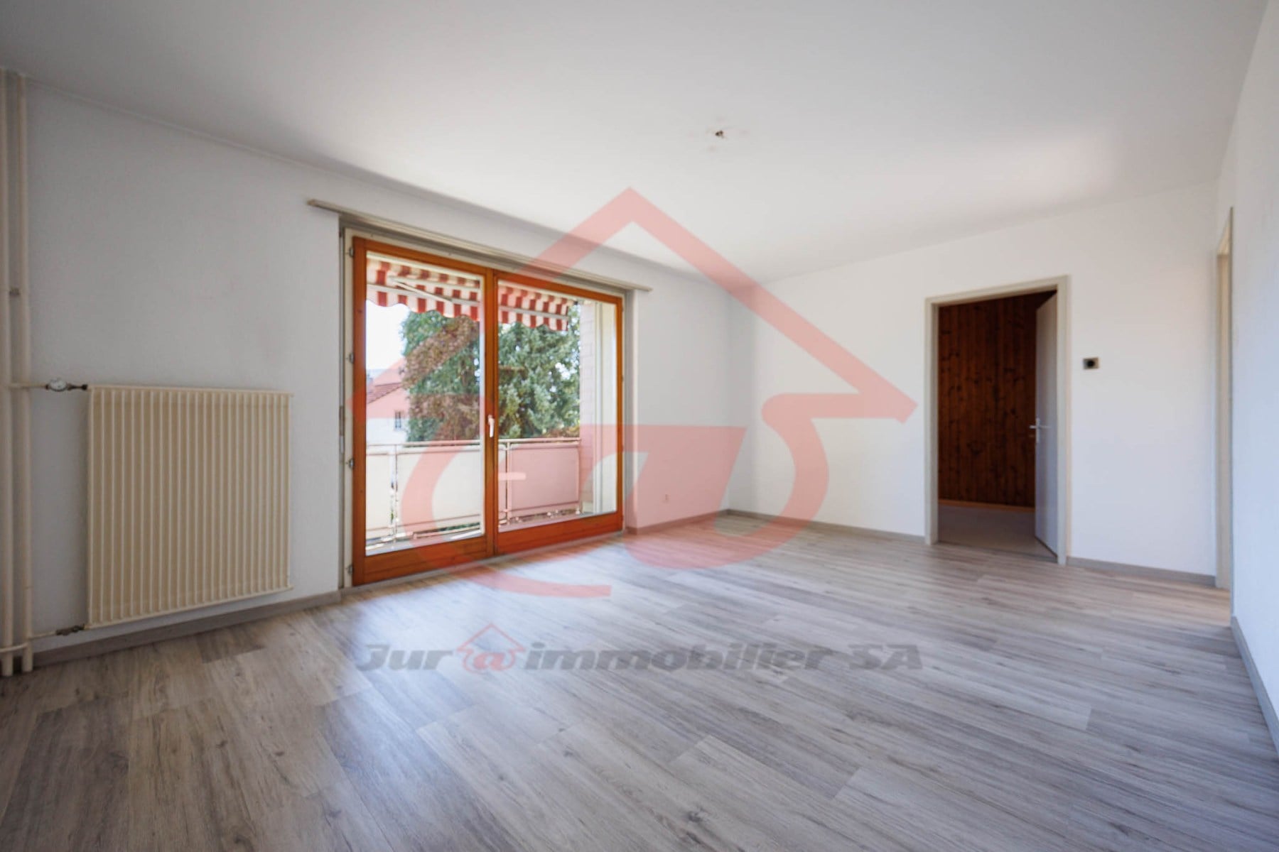 Appartement de 4 pièces au rez-de-chaussée à Delémont - photo 2