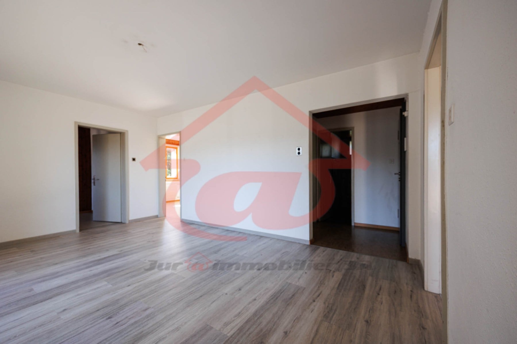 Appartement de 4 pièces au rez-de-chaussée à Delémont - photo 5