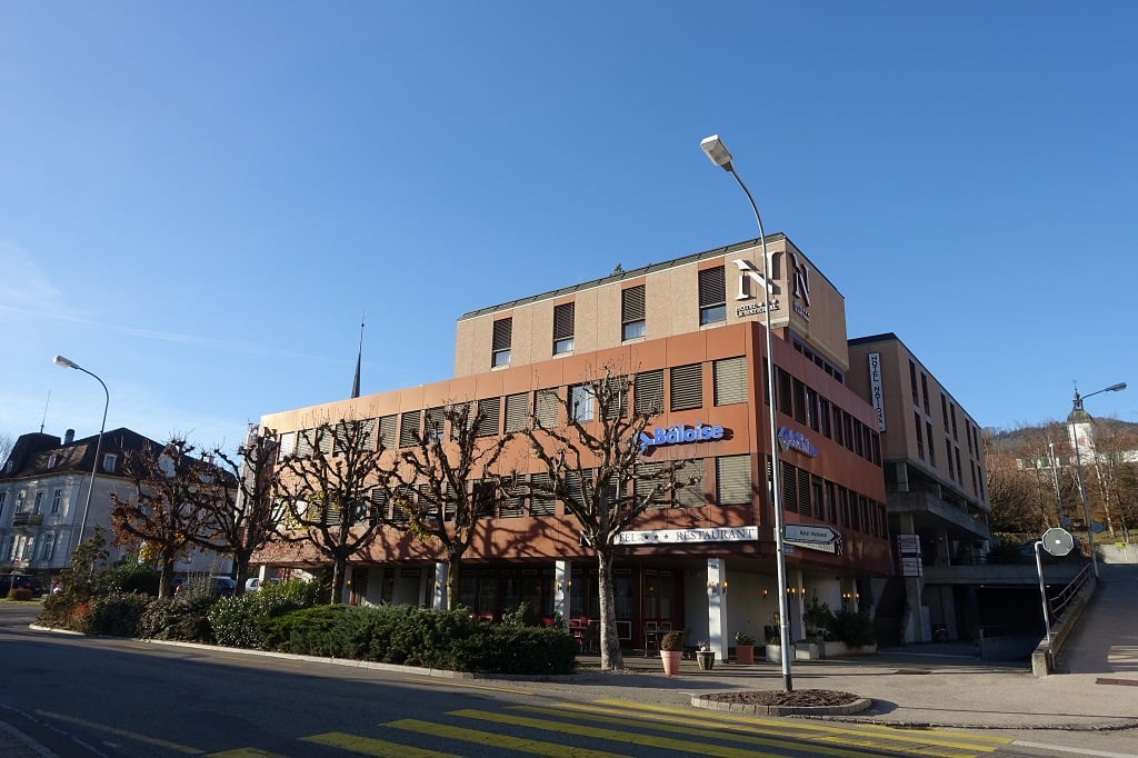 Immeuble mixte à vendre ? Opportunité d'investissement dans un emplacement stratégique au centre de Delémont - photo 1