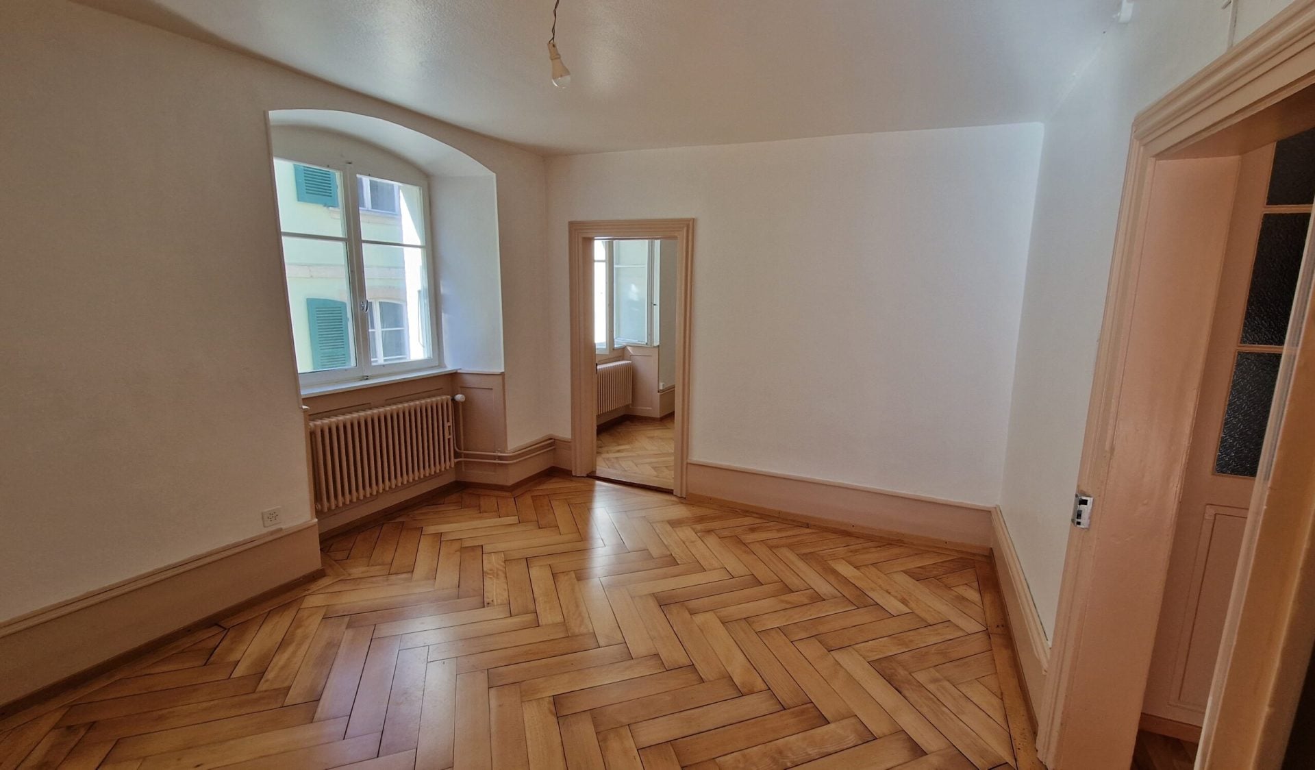 Charmant appartement de 5.5 pièces au c?ur de la vieille ville de Delémont - photo 4