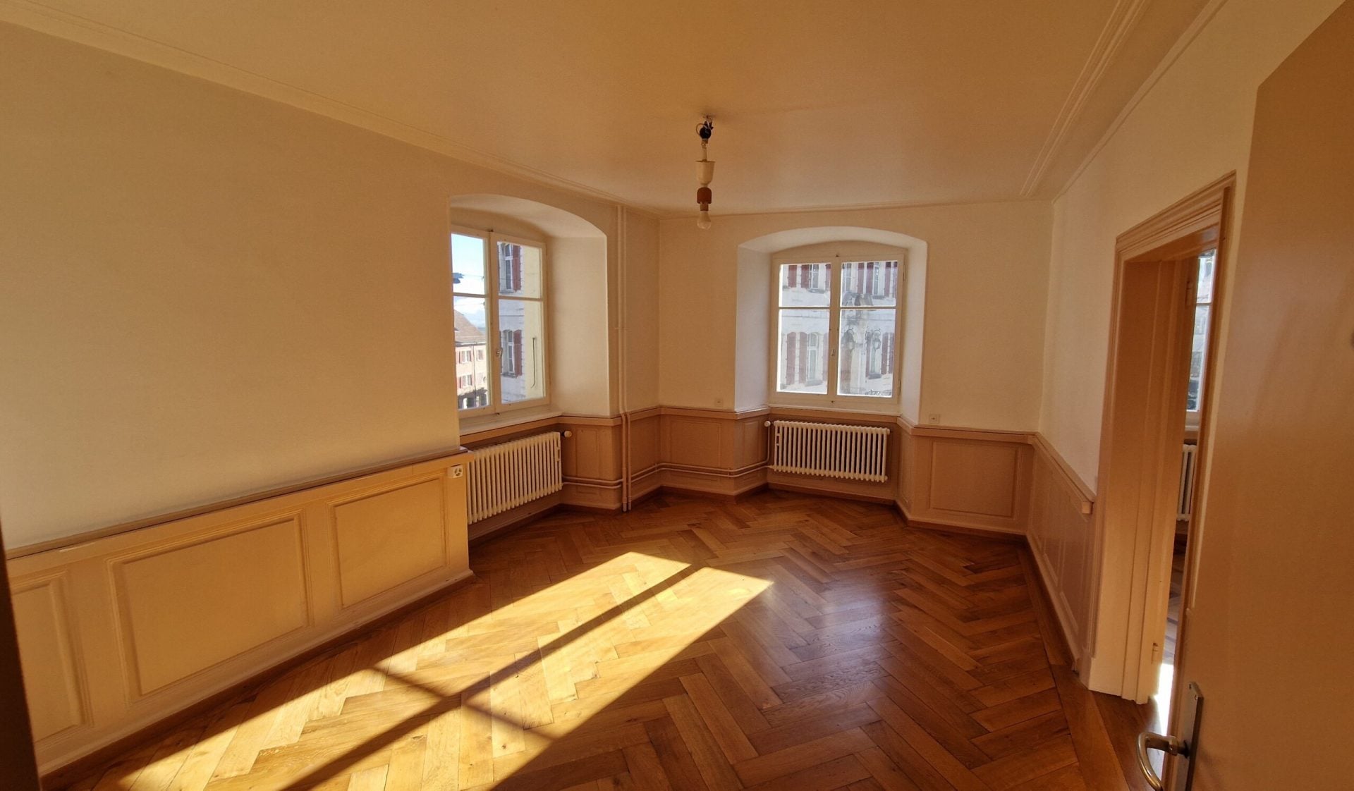 Charmant appartement de 5.5 pièces au c?ur de la vieille ville de Delémont - photo 3