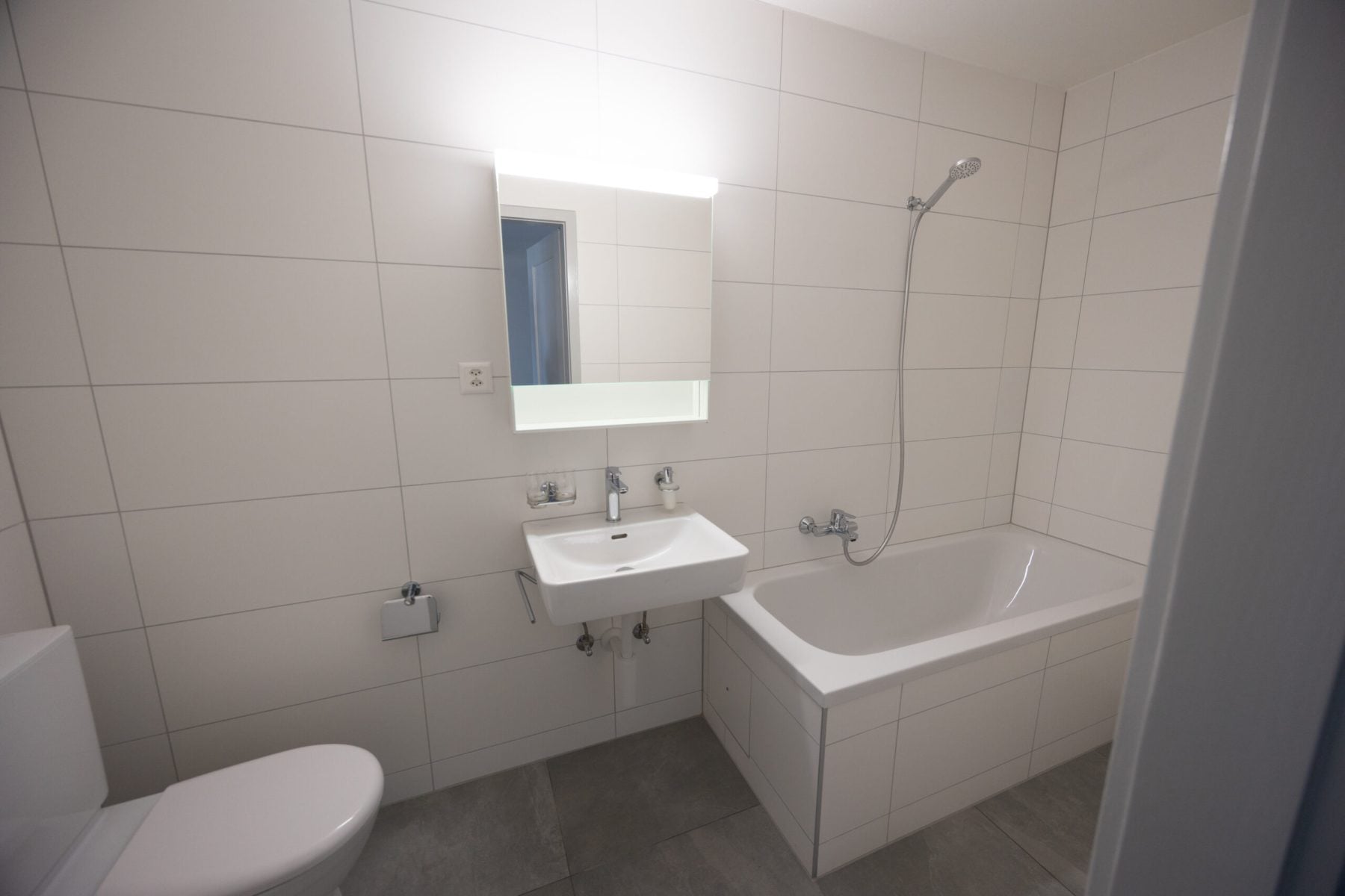Appartement de 3,5 pièces au 4ème étage avec ascenseur - photo 2