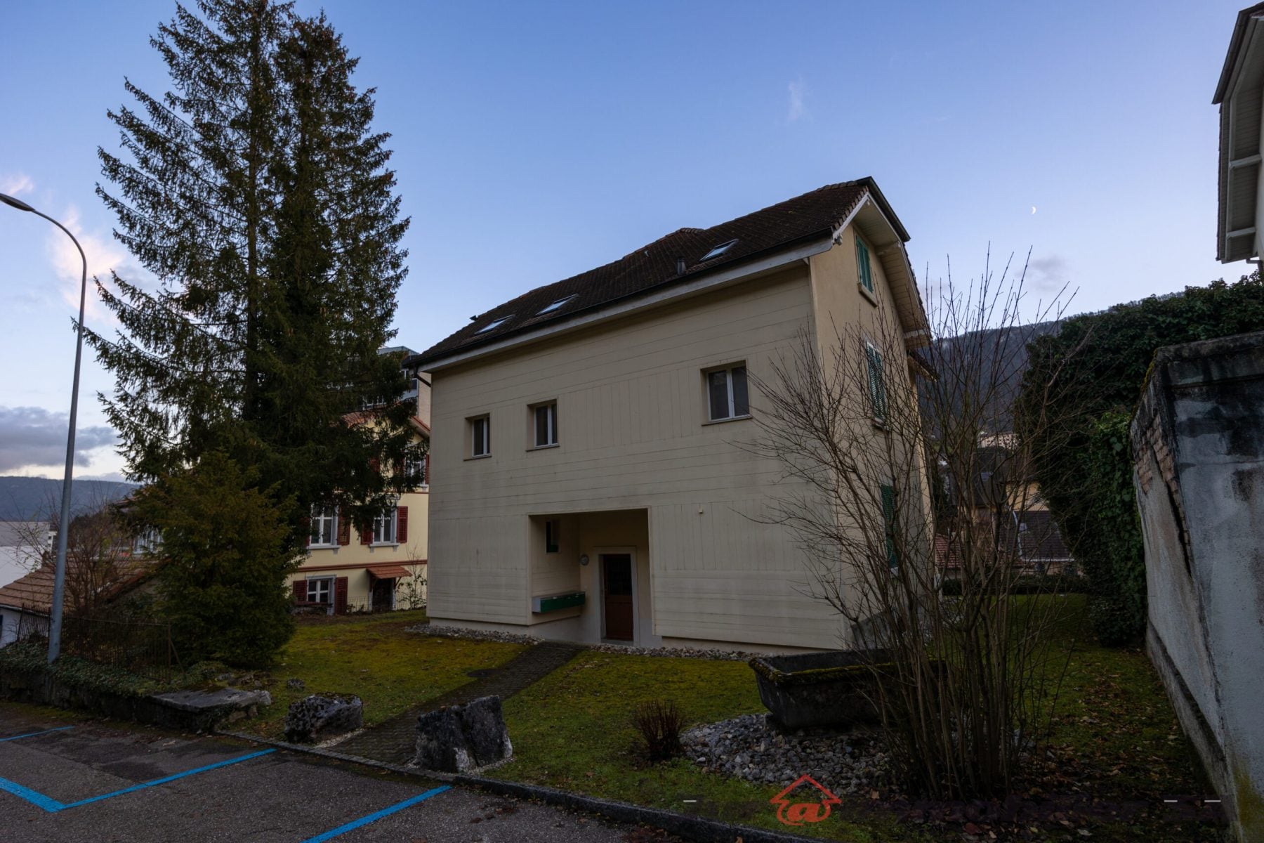 Immeuble de 4 appartements à vendre à Moutier - photo 3