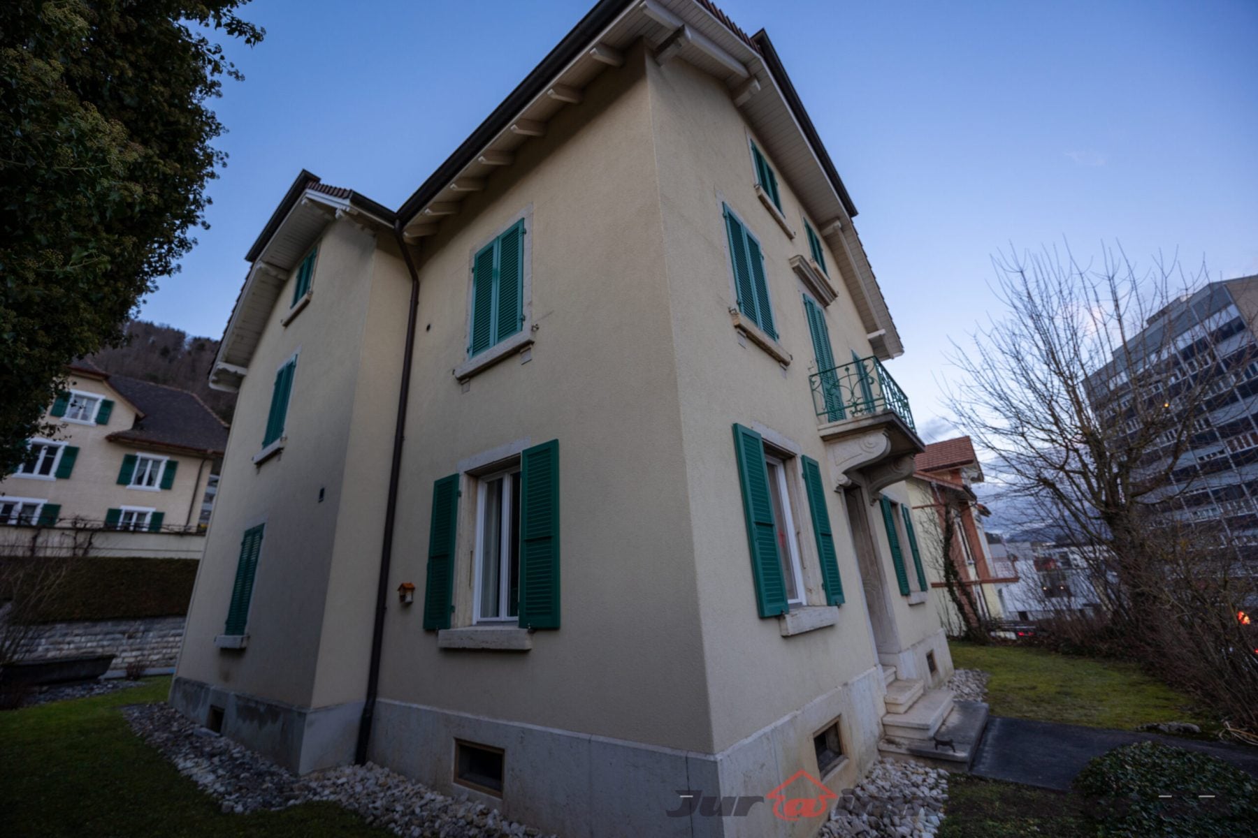 Immeuble de 4 appartements à vendre à Moutier - photo 4