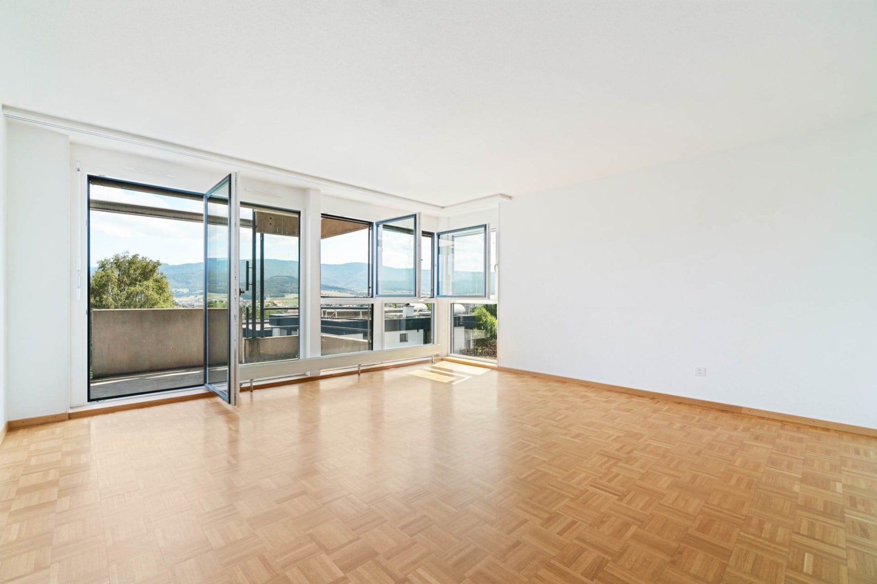 Appartement de 4 pièces au 2ème - photo 2