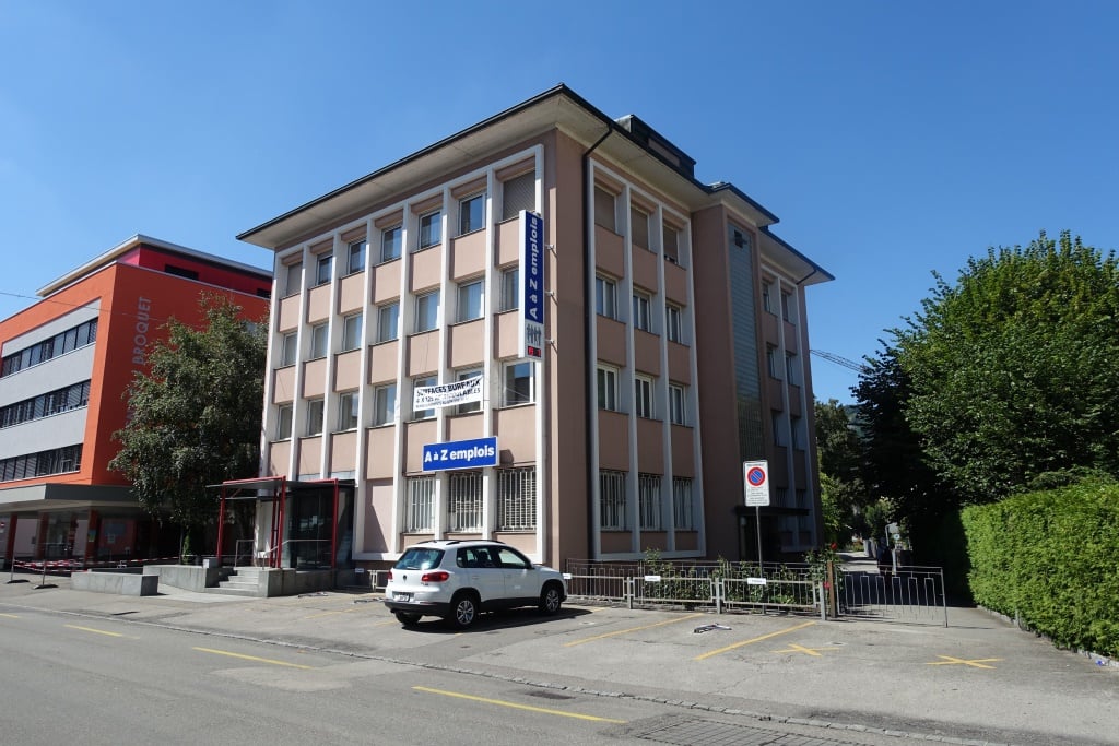 Grand bureau de 250 m2 idéalement situé à Delémont - photo 1
