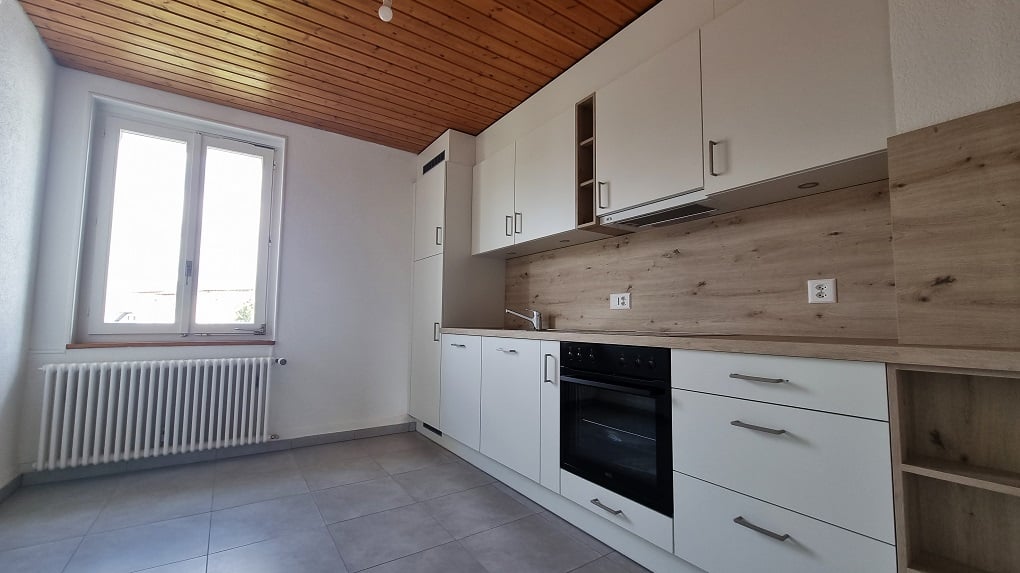 Appartement rénové de 3.5 pièces au 1er étage dans un petit immeuble - photo 2