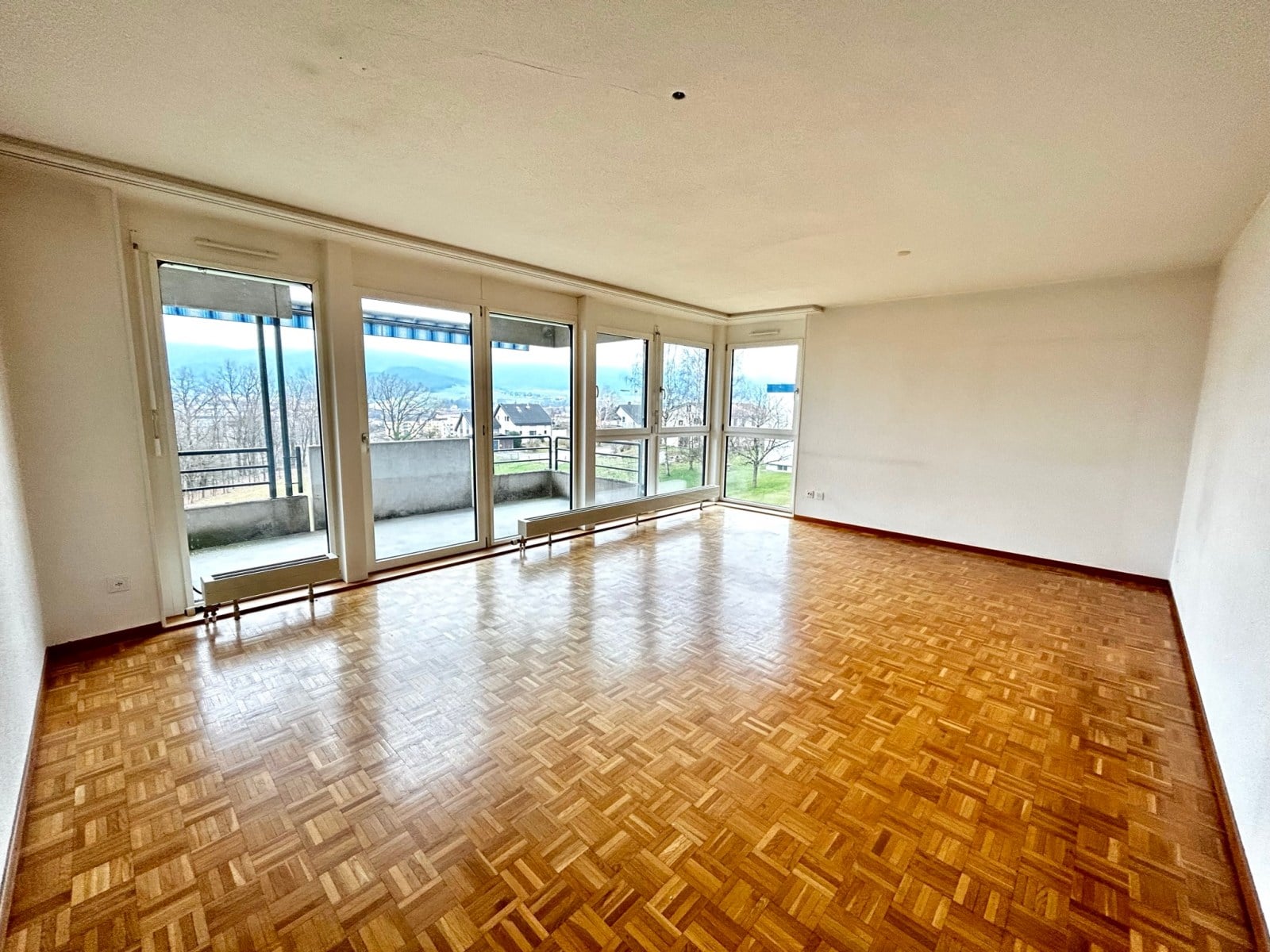 Appartement de 4 pièces au 2ème étage - photo 2