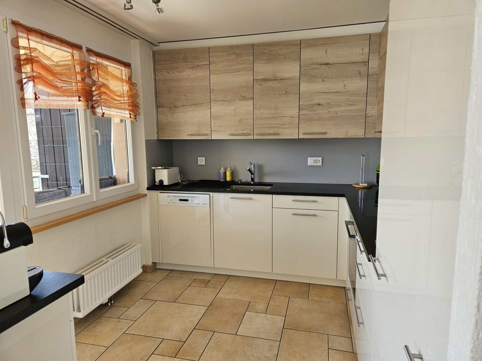 Bel appartement de 4 pièces au dernier étage ? calme, lumineux, vue dégagée - photo 3