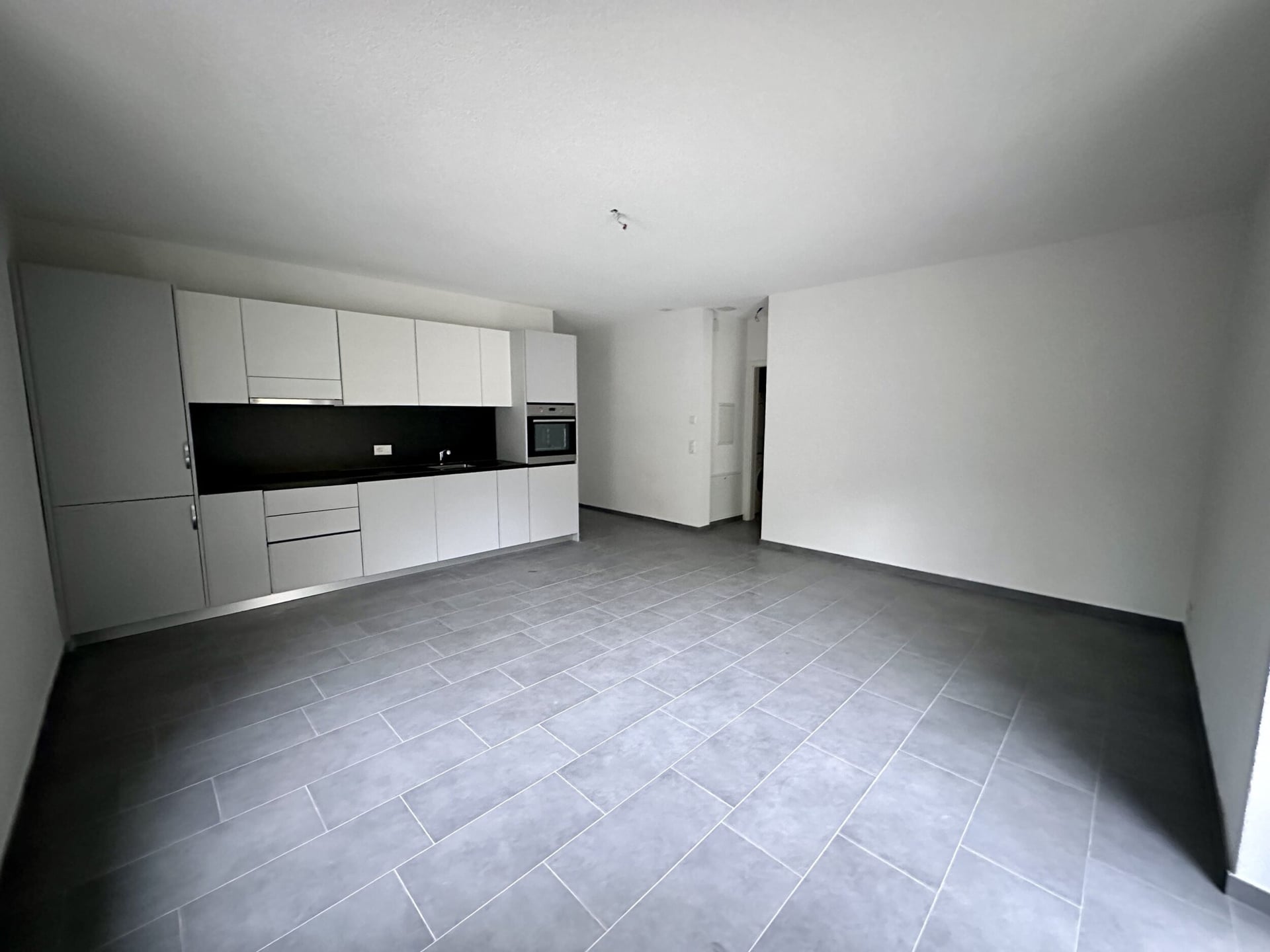 À louer à Courrendlin appartement à plain-pied de 4.5 pièces - photo 3