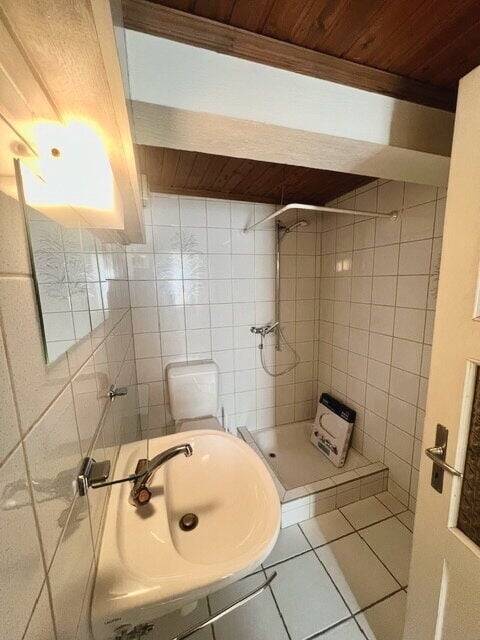 Studio de ~52 m2 au rez-de-chaussée à louer à Courtételle - photo 5