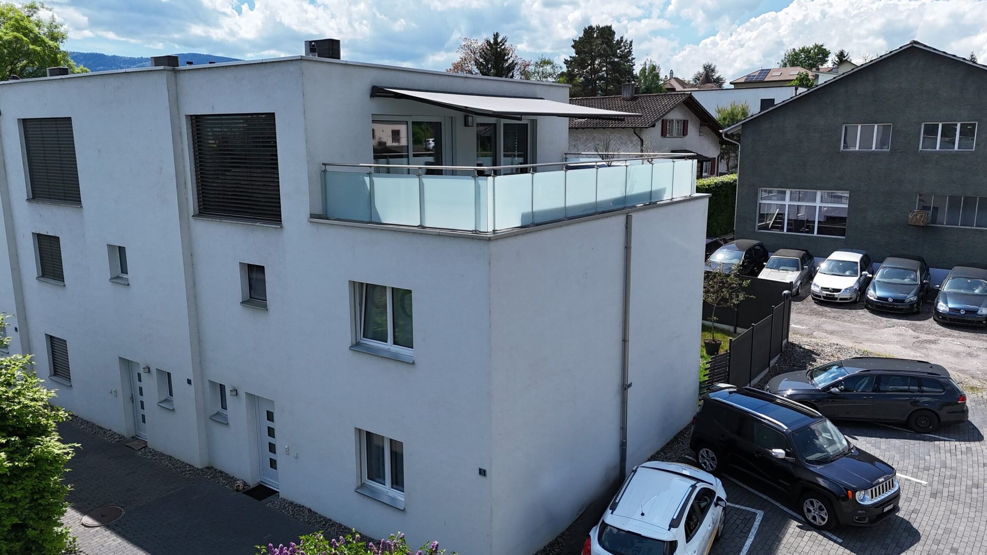 À louer à Delémont maison moderne de 5.5 pièces avec jardin - photo 2