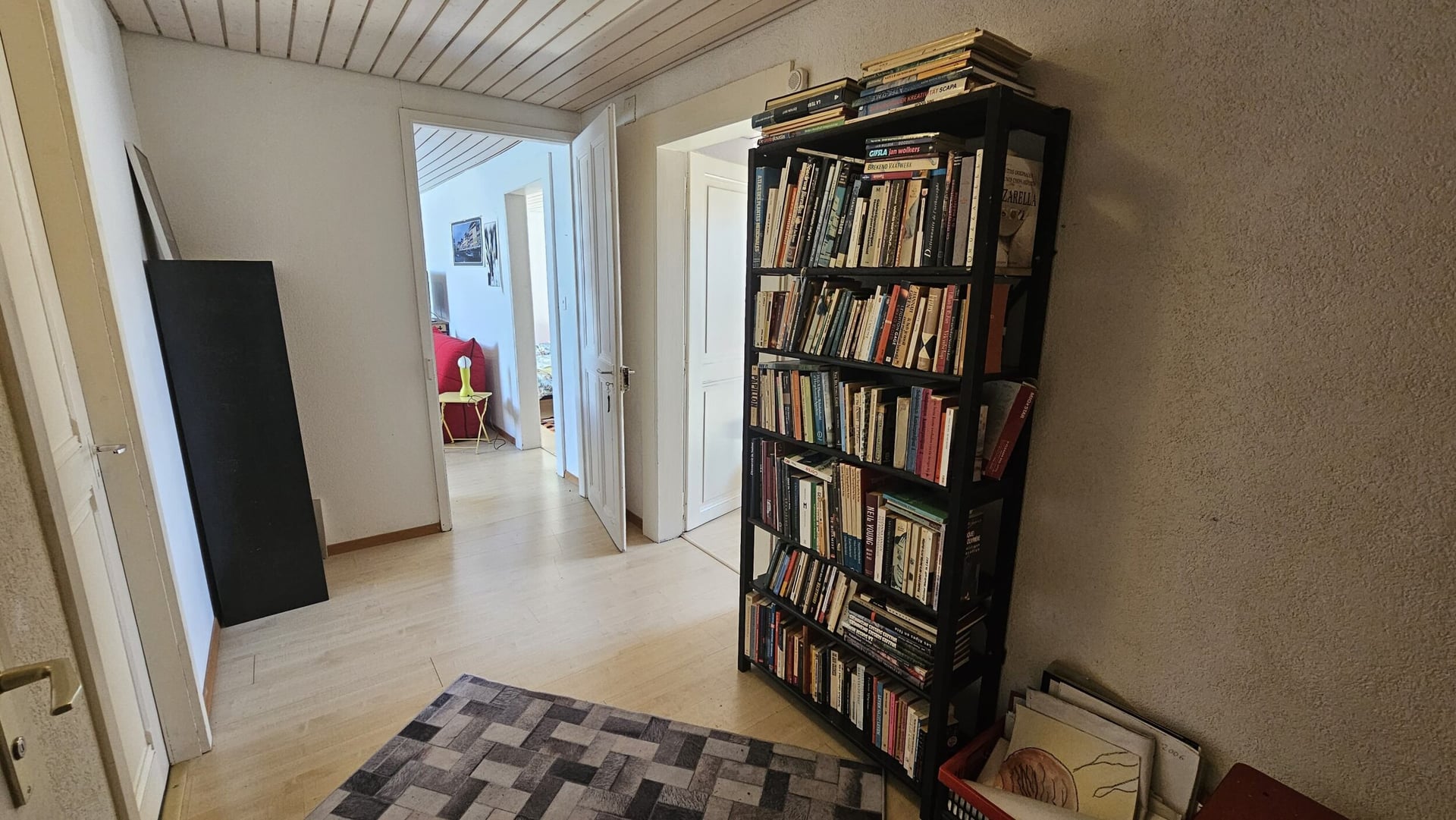 À louer à Delémont appartement de 3.5 pièces chaleureux sous les toits - photo 3