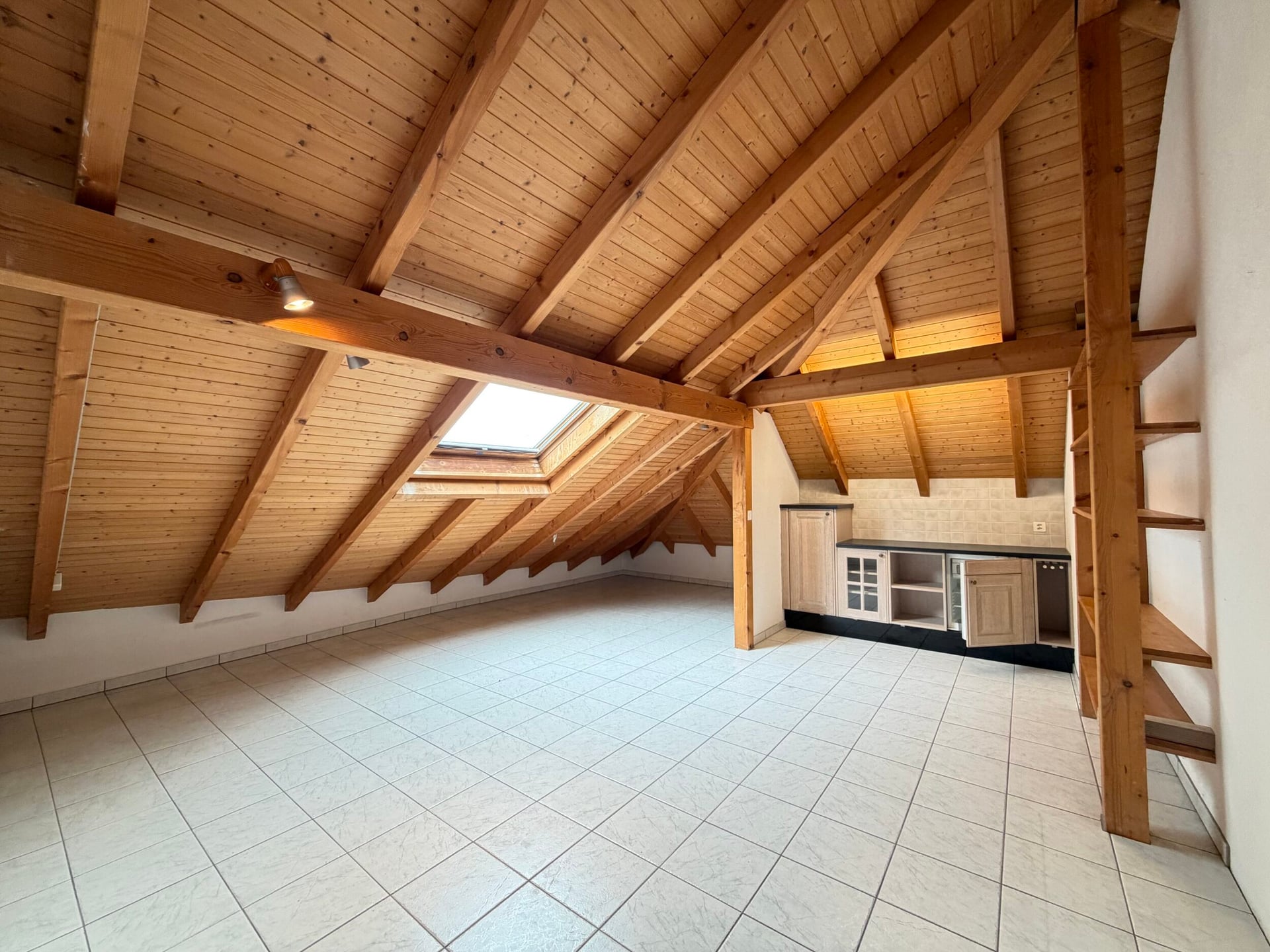 À louer à Bassecourt chambre/bureau/pièce de 23.38 m² au 2ème étage - photo 1