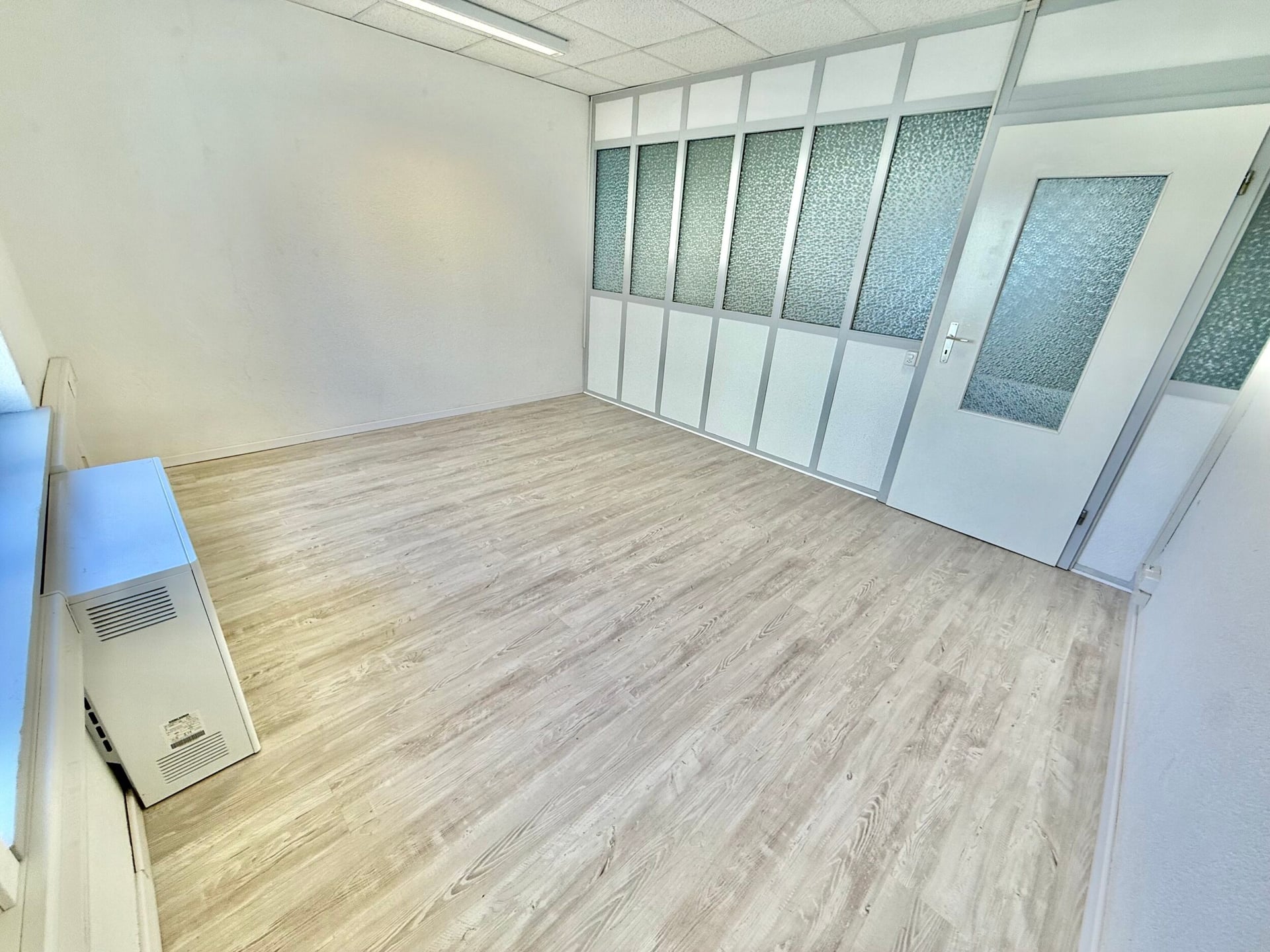 À louer à Reconvilier surface commerciale n°3 de 14.70 m2 - photo 5