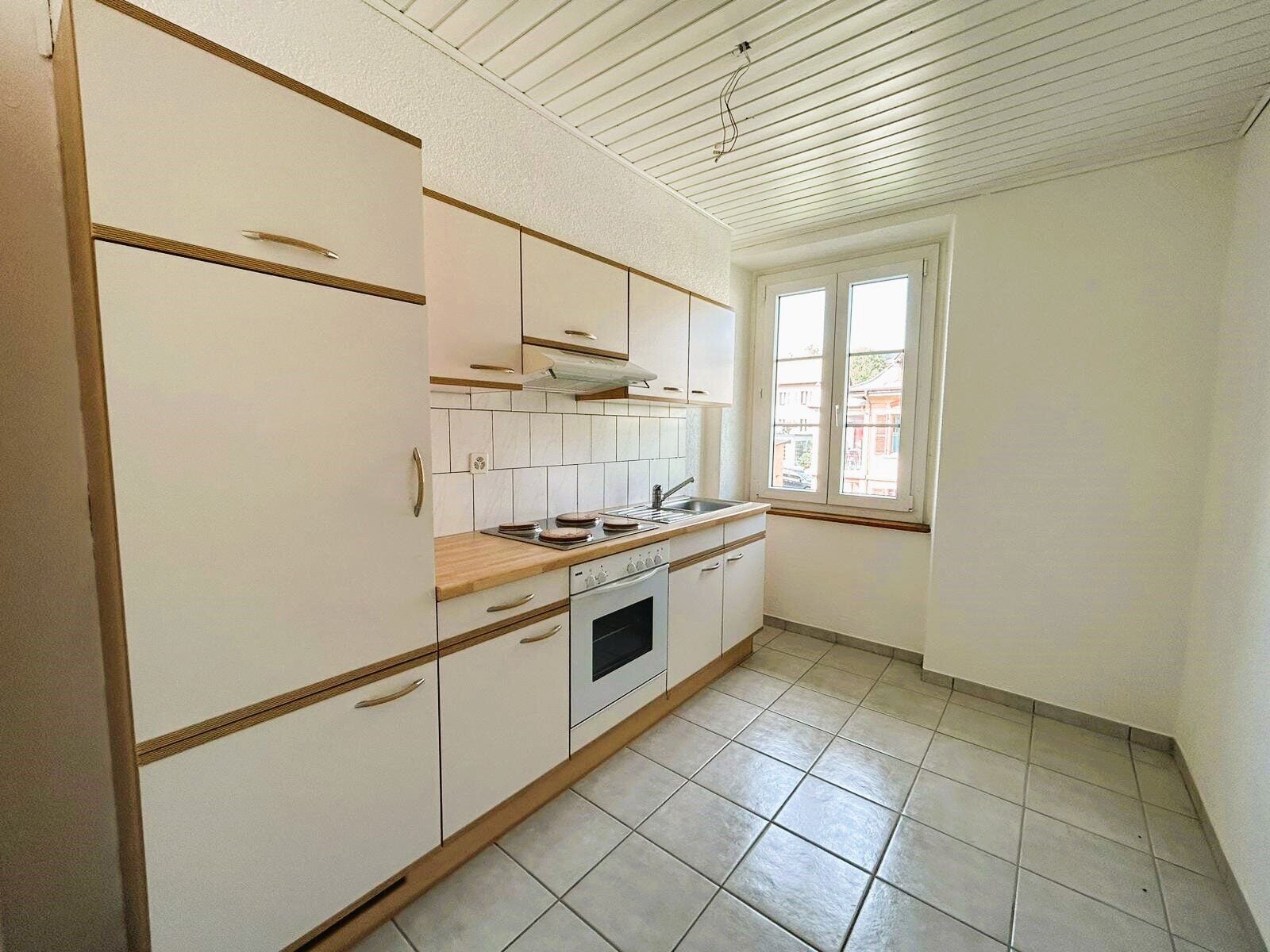 À Reconvilier appartement de 3.5 pièces au 2ème étage à louer - photo 2