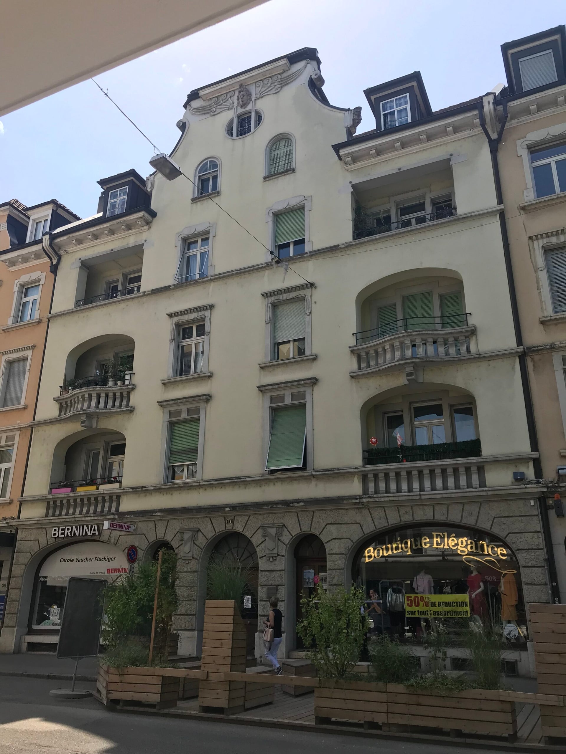 À louer à Delémont appartement de 3.5 pièces avec balcons - photo 1