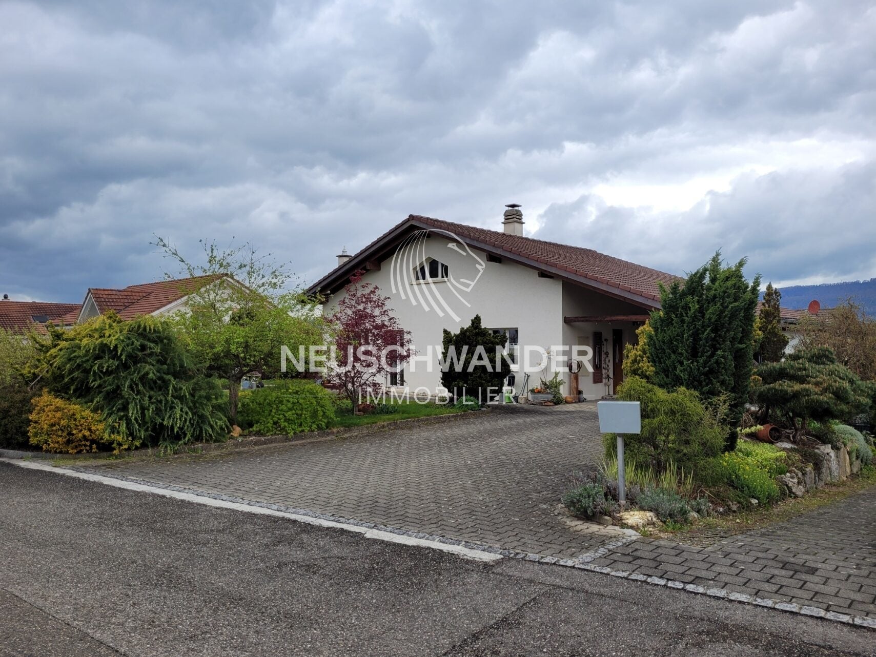 À louer à Rossemaison local de 2 pièces et 34 m² - photo 1