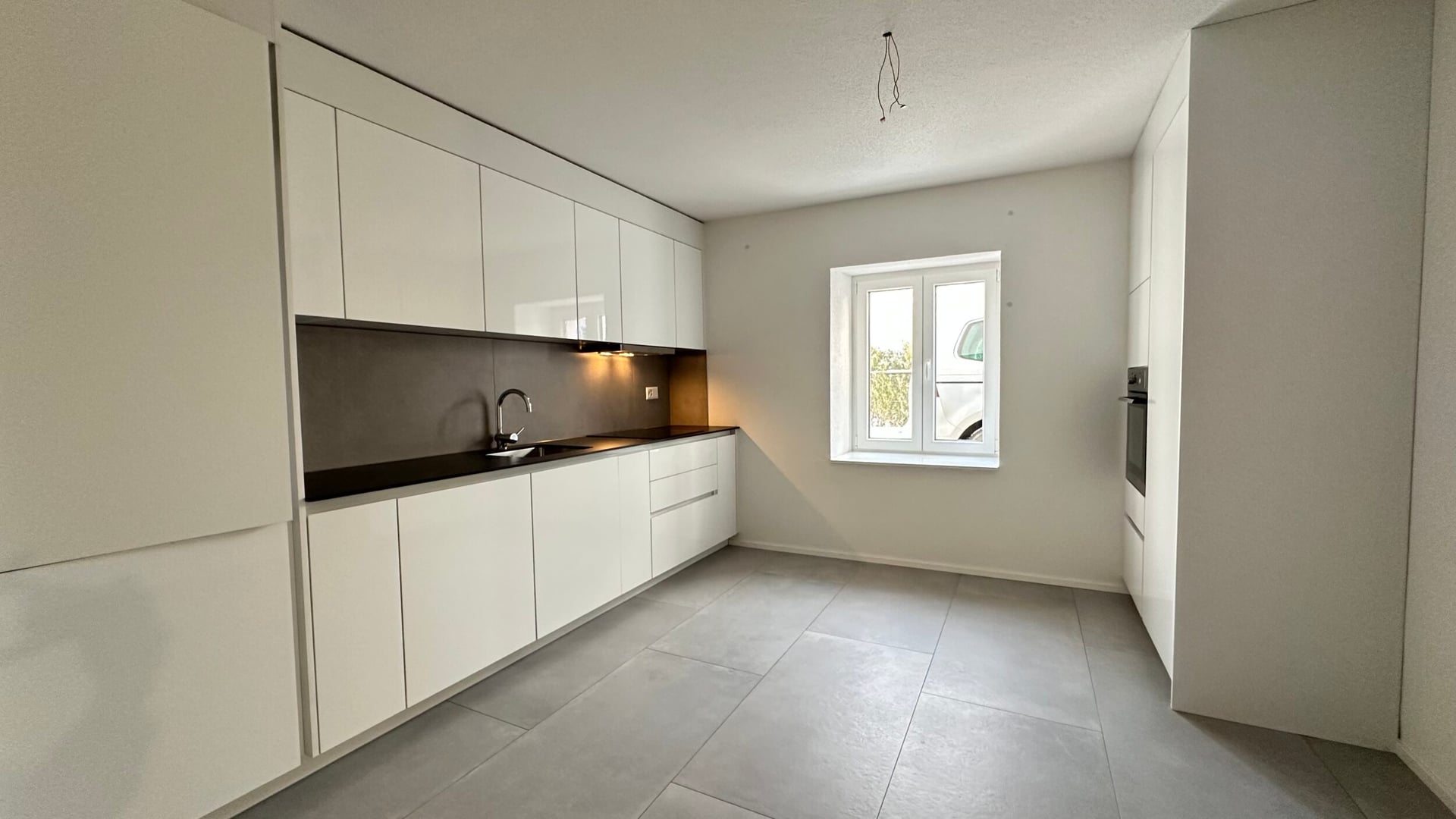 À louer appartement 3.5 pièces au rez-de-chaussée à Develier - photo 2