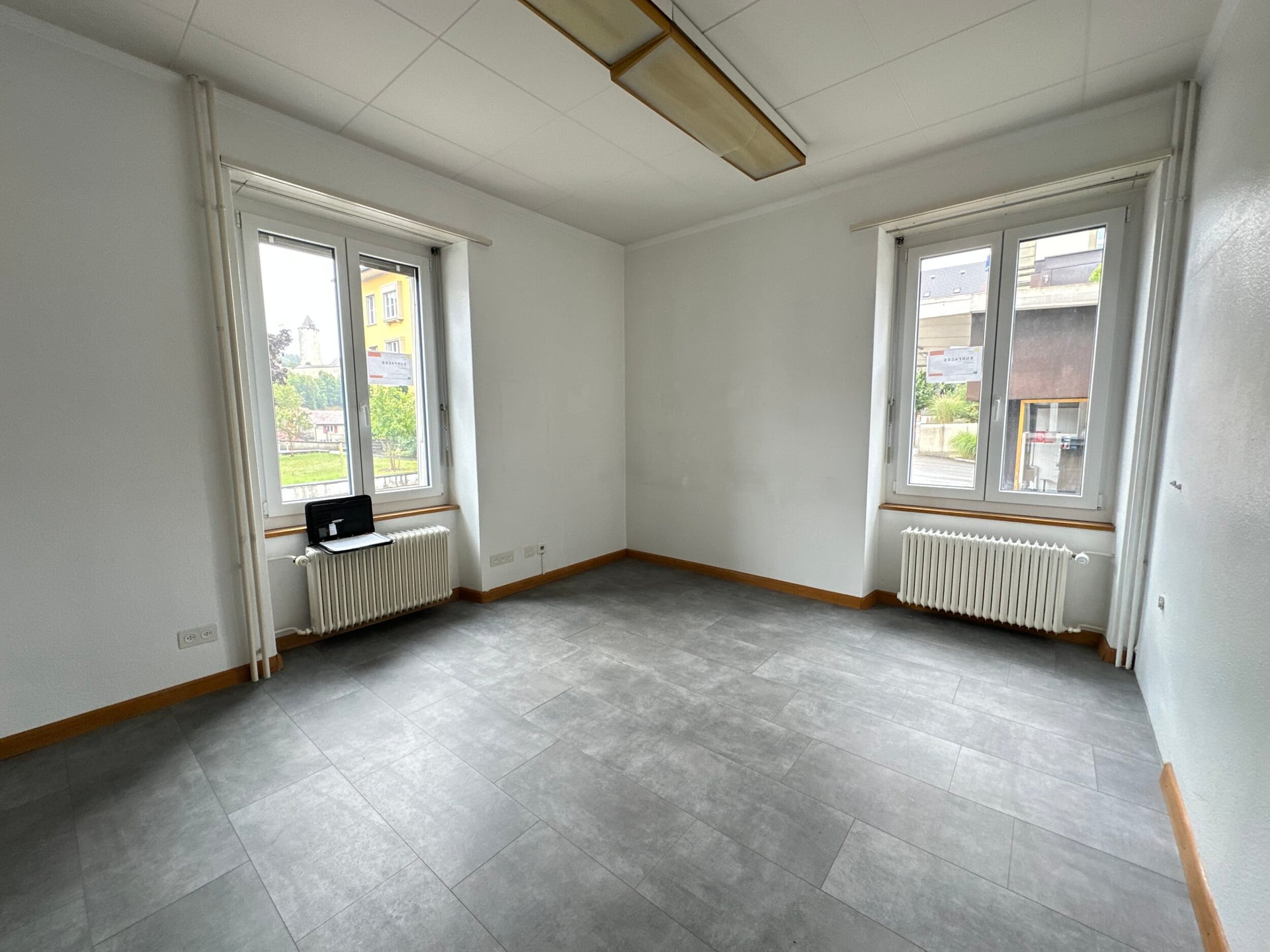 Surface commerciale de 4 pièces à louer dans la ville de Porrentruy - photo 4