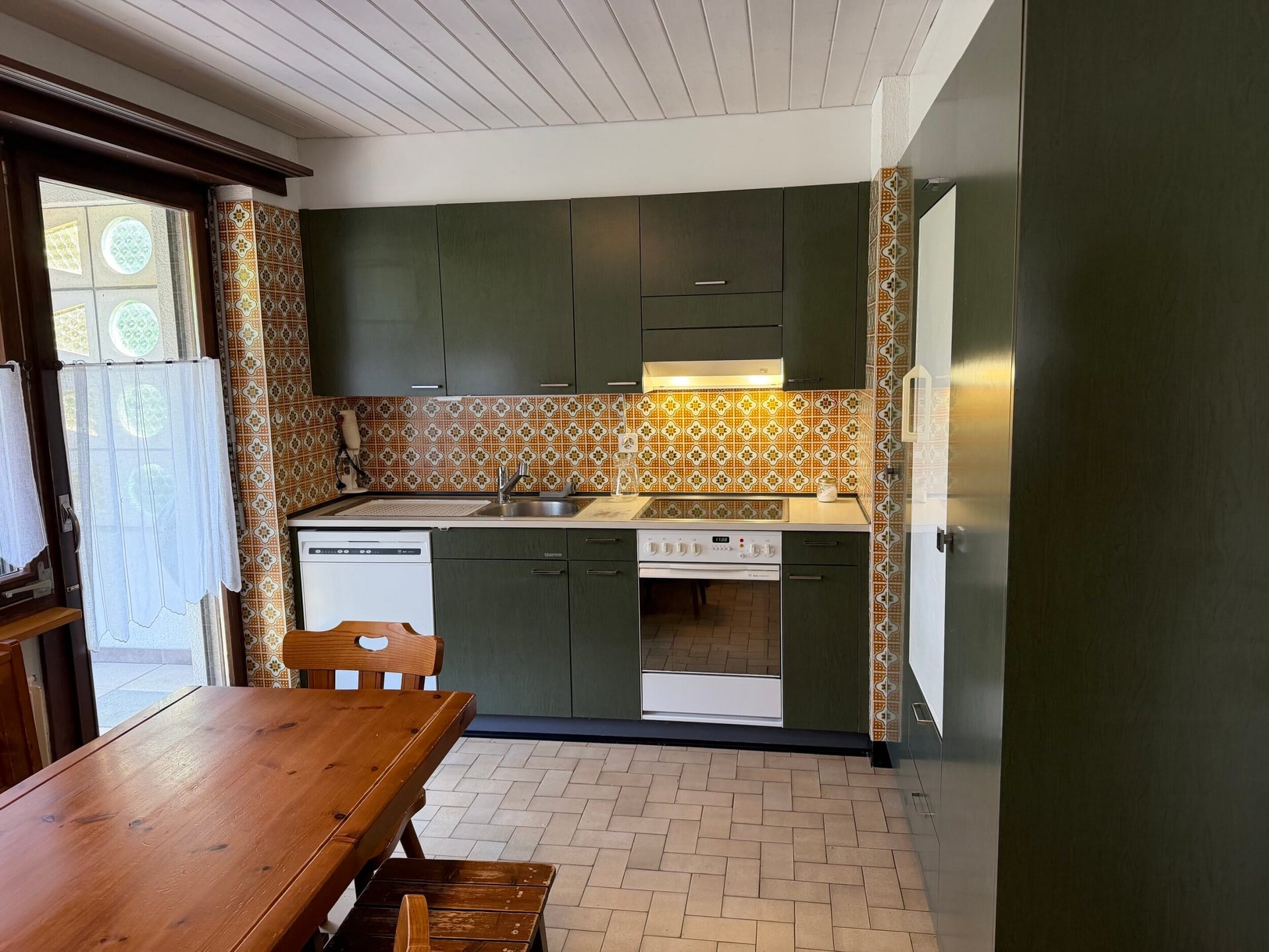 Jolie maison de 6.5 pces à rénover à vendre au centre de Bassecourt - photo 2