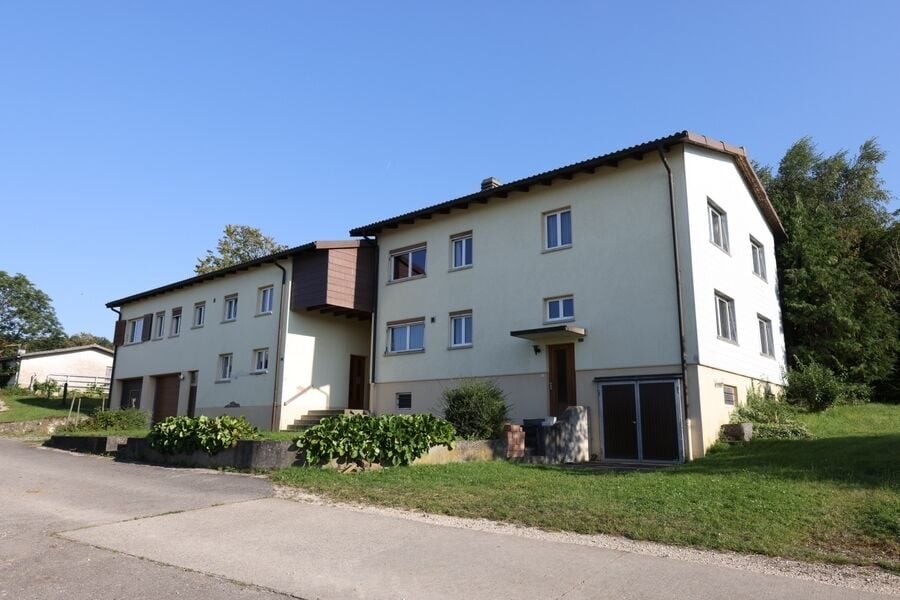 Sur les hauts de Porrentruy, domaine de 12 pièces à vendre - photo 1