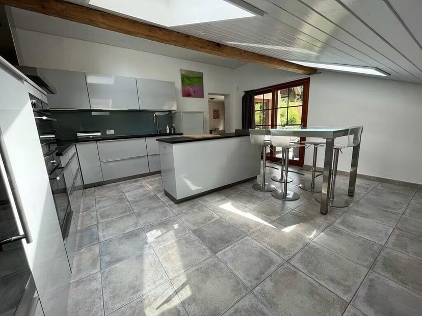 Maison de 9,5 pièces à vendre dans le village de Courtételle - photo 2