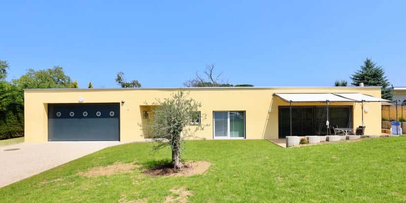 Haut standing pour cette villa de 5.5 pièces à Montignez dans le Jura. - photo 2
