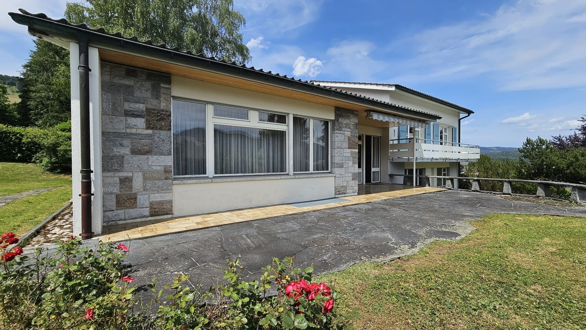 À Glovelier à vendre villa de 9.5 pièces sur une vaste parcelle - photo 3