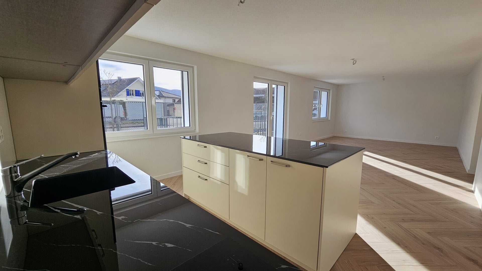 À vendre à Vicques maison de 7.5 pièces sur un terrain de 702 m² - photo 2