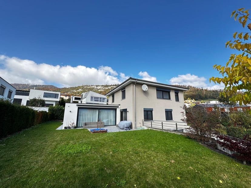 Villa de 8.5 pièces à vendre sur les hauteurs de Delémont - photo 1