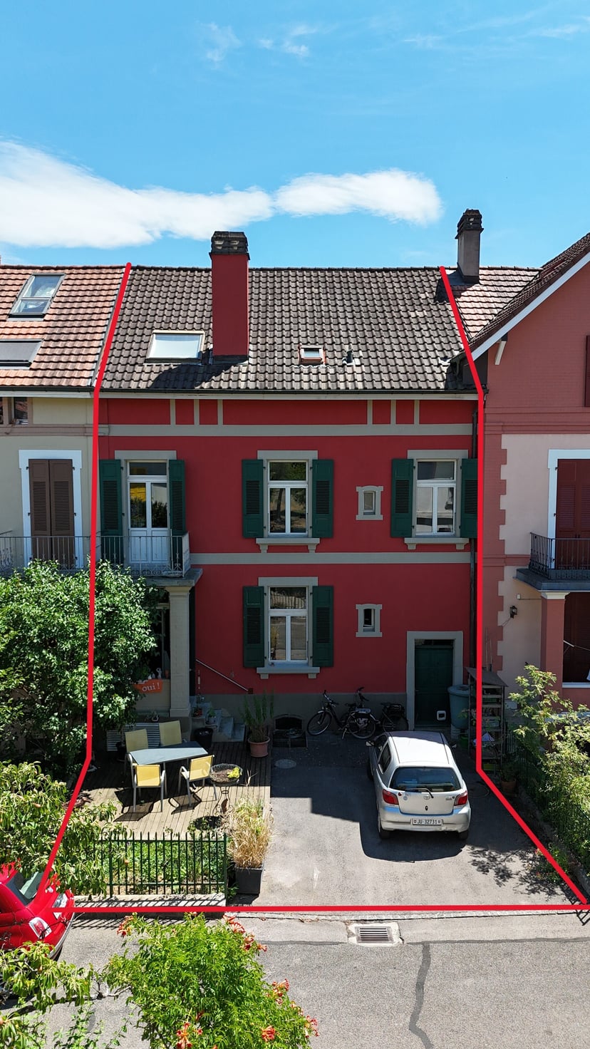 À vendre à Delémont maison de 3 appartements avec terrasse et jardin - photo 2