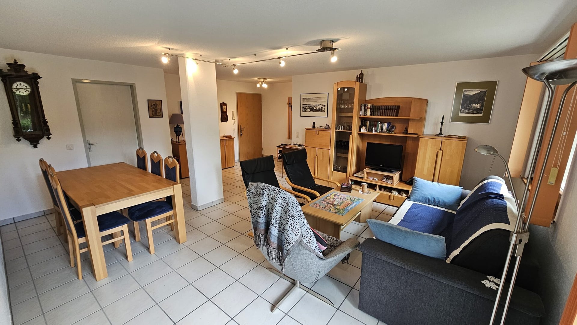À vendre à 2 minutes de Delémont appartement 2.5 pces au rez-de-jardin - photo 1