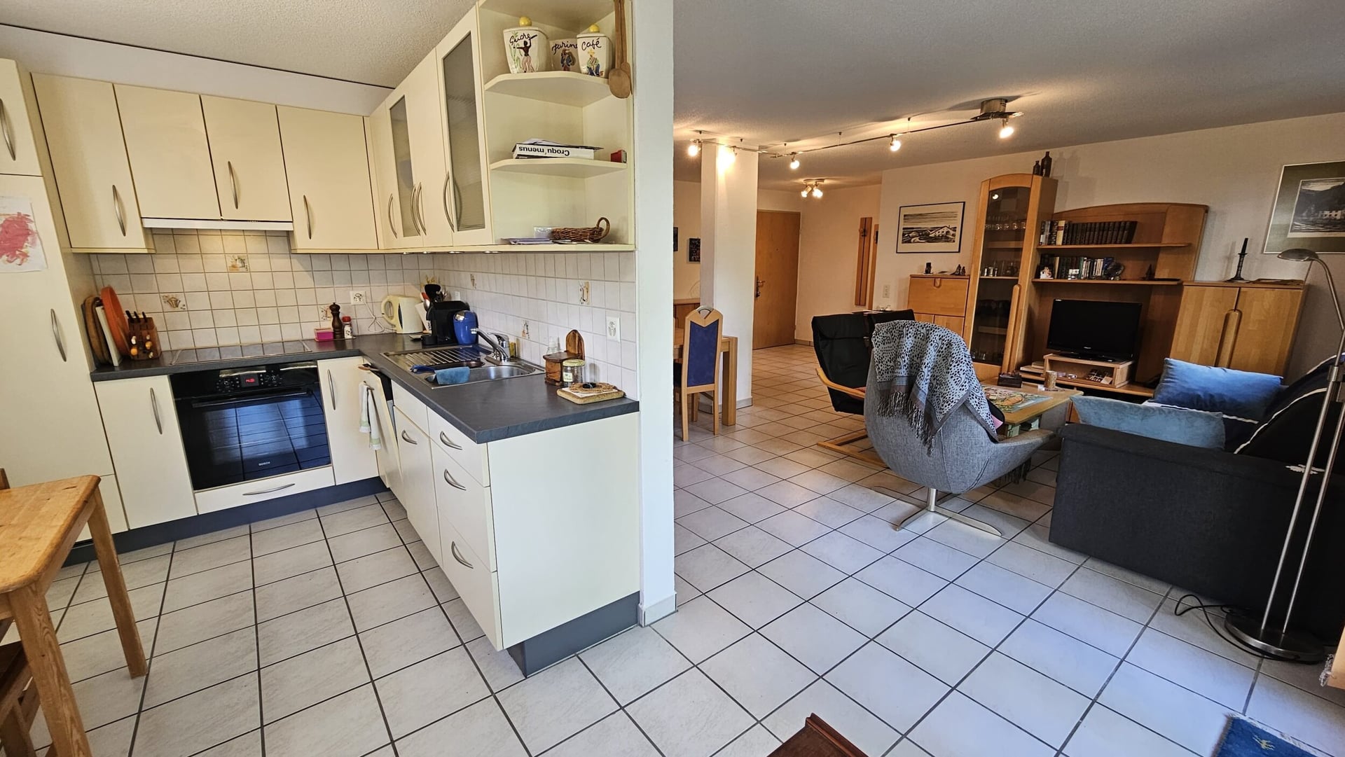 À vendre à 2 minutes de Delémont appartement 2.5 pces au rez-de-jardin - photo 2