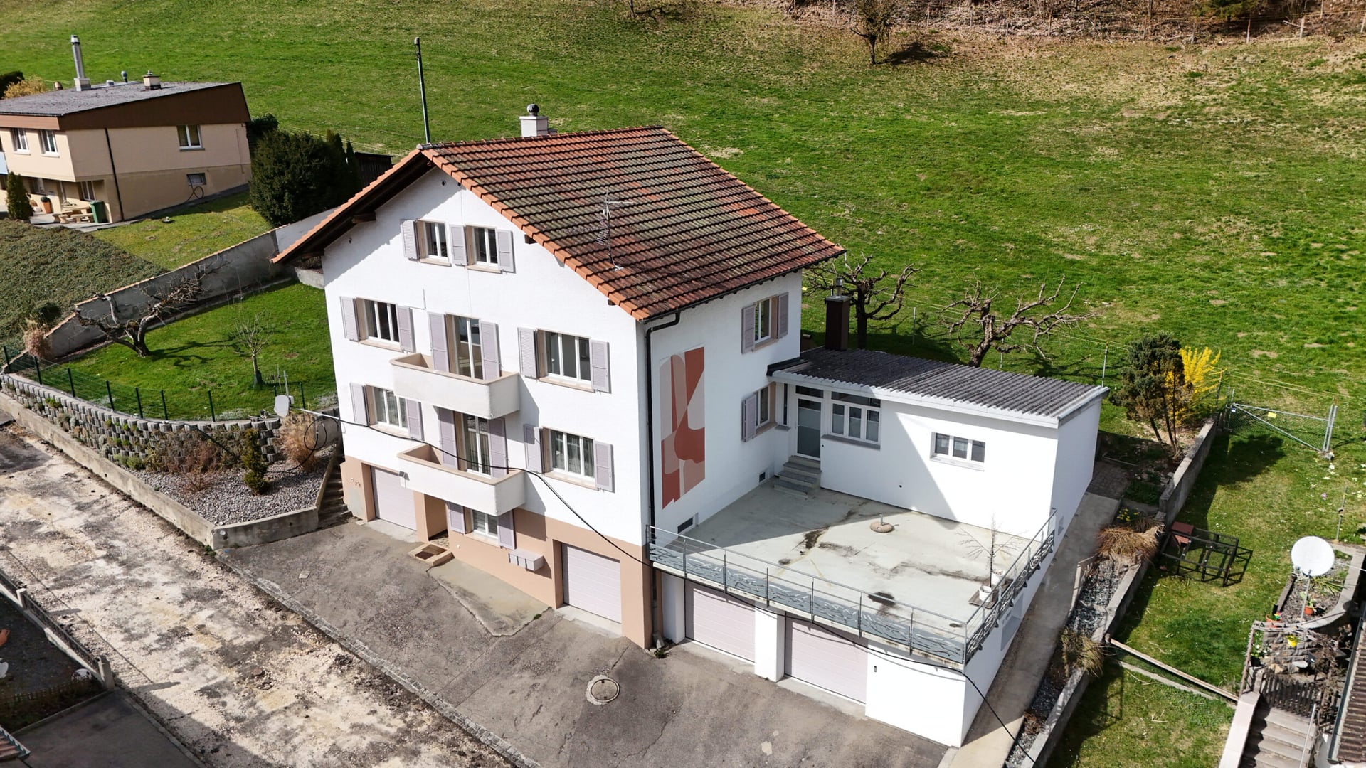 À vendre à Roches (BE) immeuble de 3 appartements avec 4 garages - photo 1