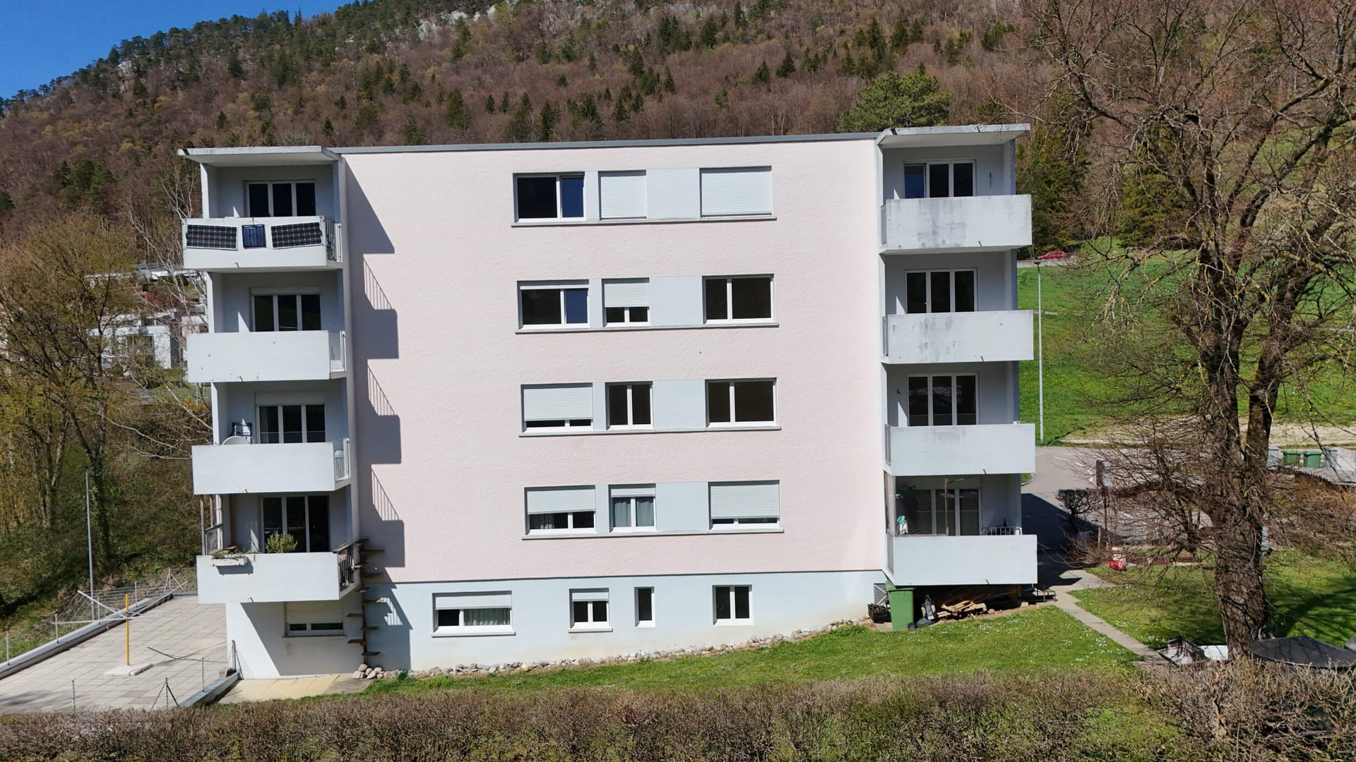 À vendre à Moutier immeuble de rendement 9 appartements - photo 1