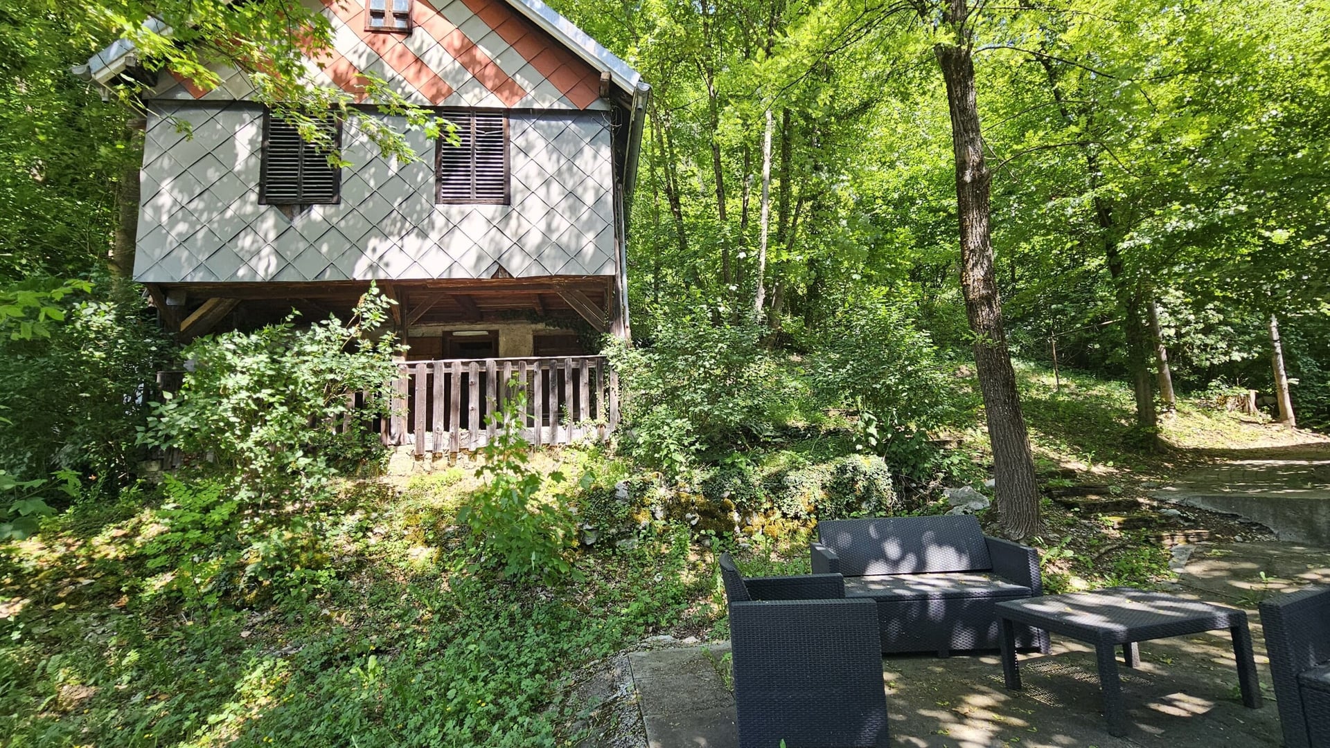 À Moutier à vendre immeuble de rendement de 5 appartements tous loués - photo 2