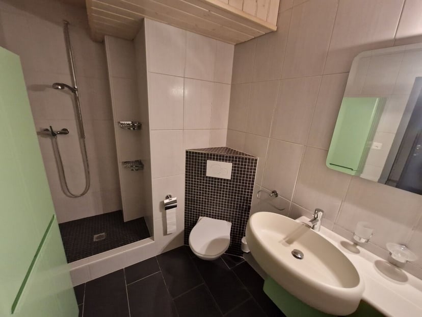À Porrentruy immeuble de 3 appartements et 1 commerce - photo 4
