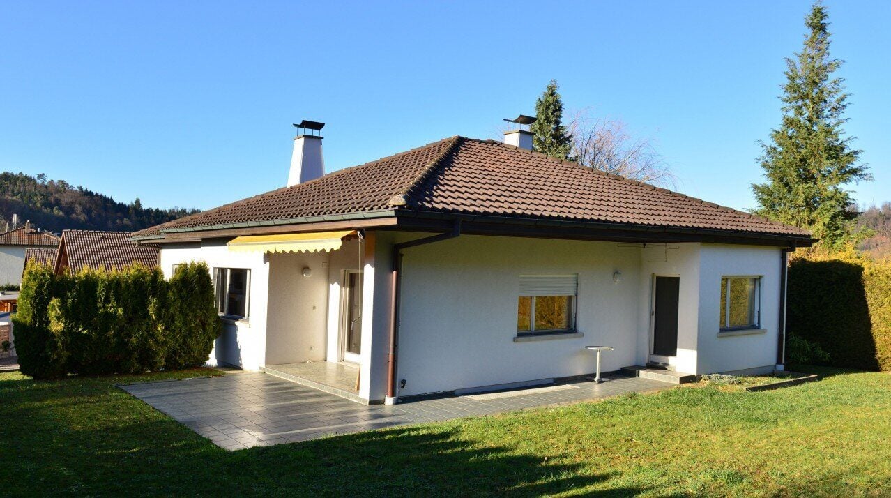 Charmante villa de 7.5 pièces dans un quartier recherché à Porrentruy - photo 1